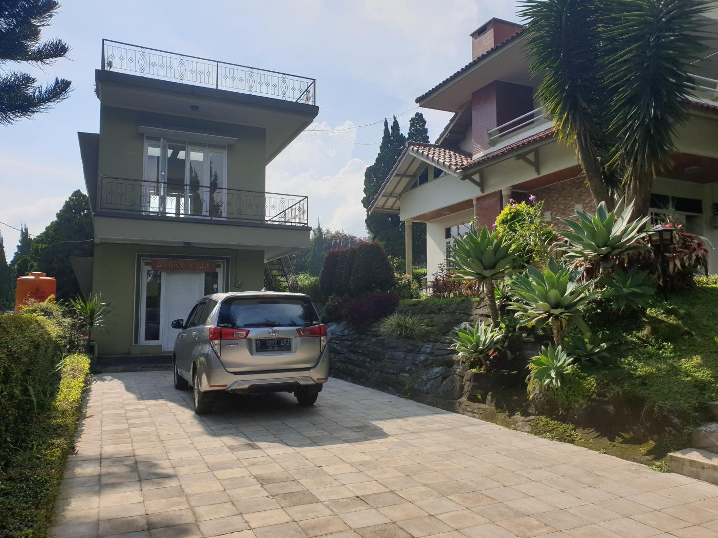 Villa photo 3