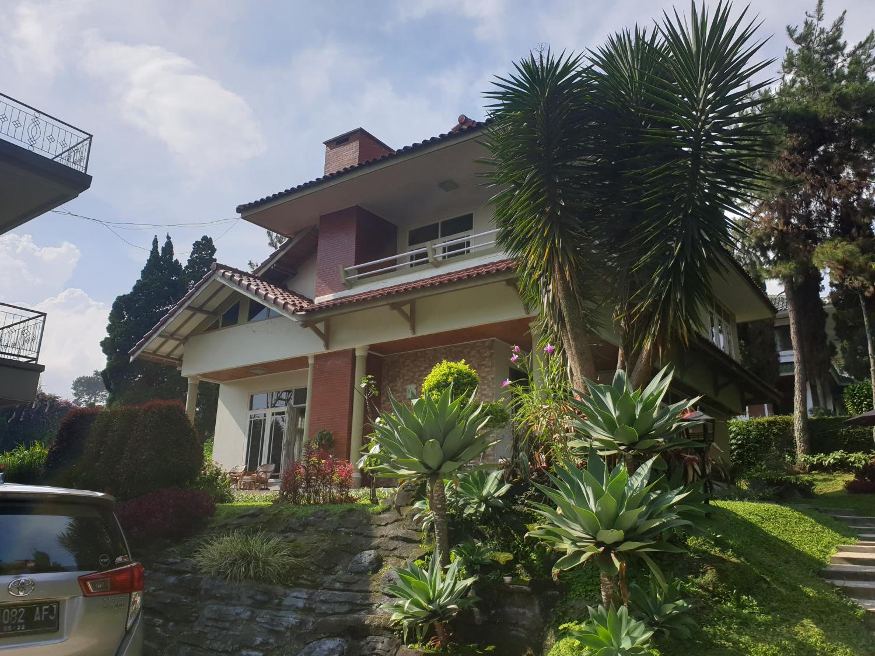 Villa photo 2