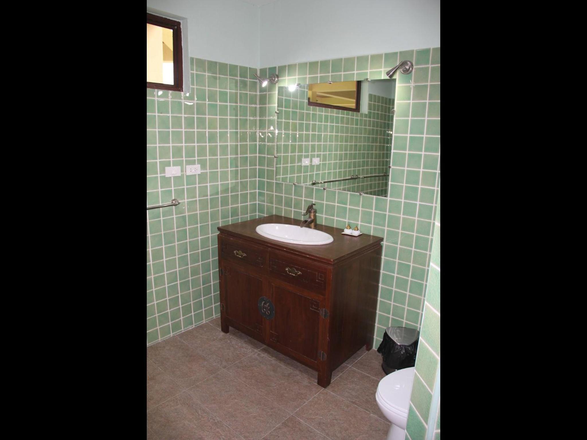 Standard Twin Room with Mountain View - Photo 2