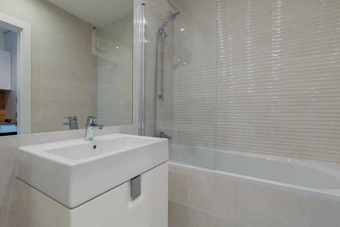 One-Bedroom Apartment - Photo 4