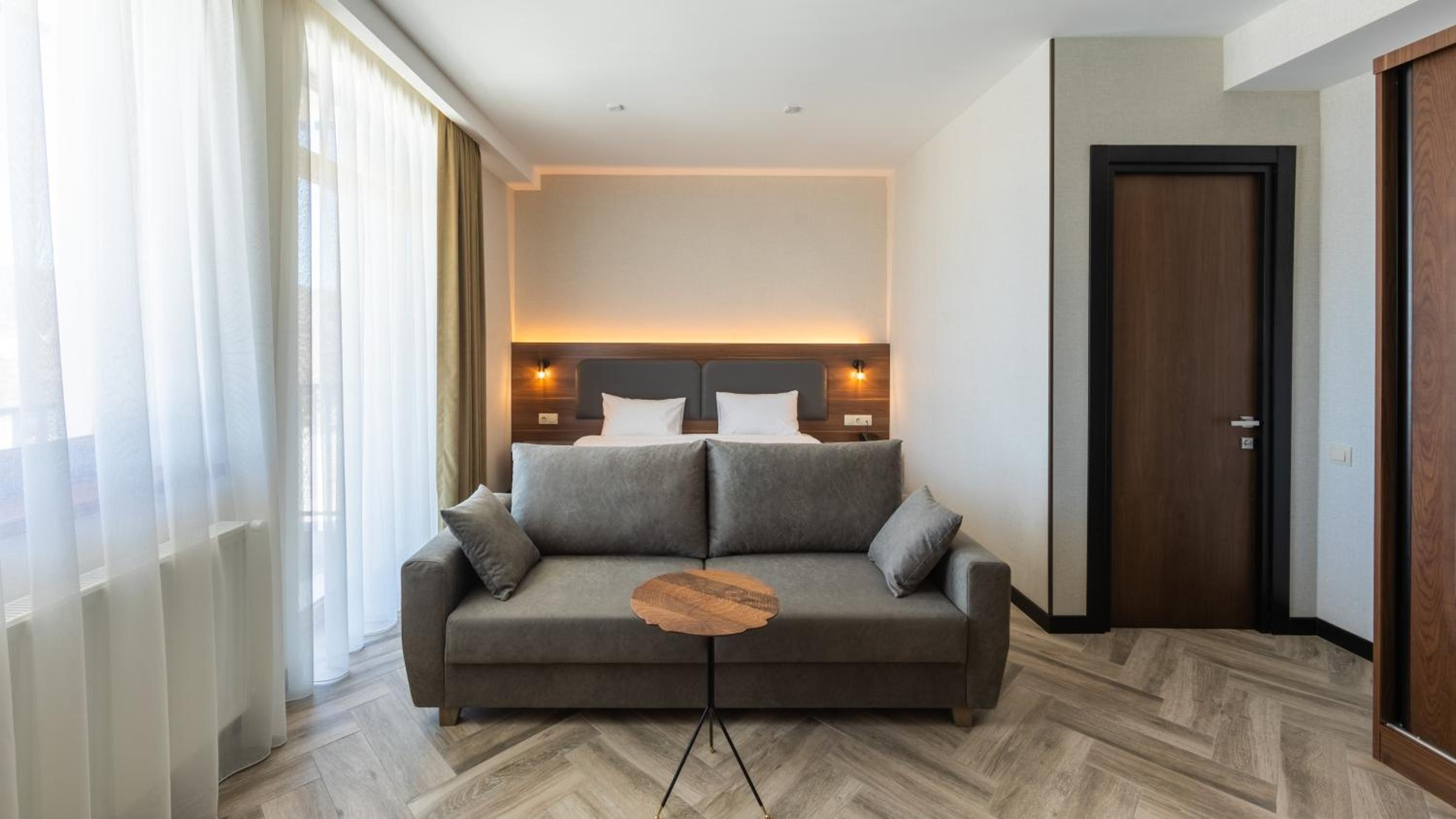 Junior Suite with Balcony - Photo 1
