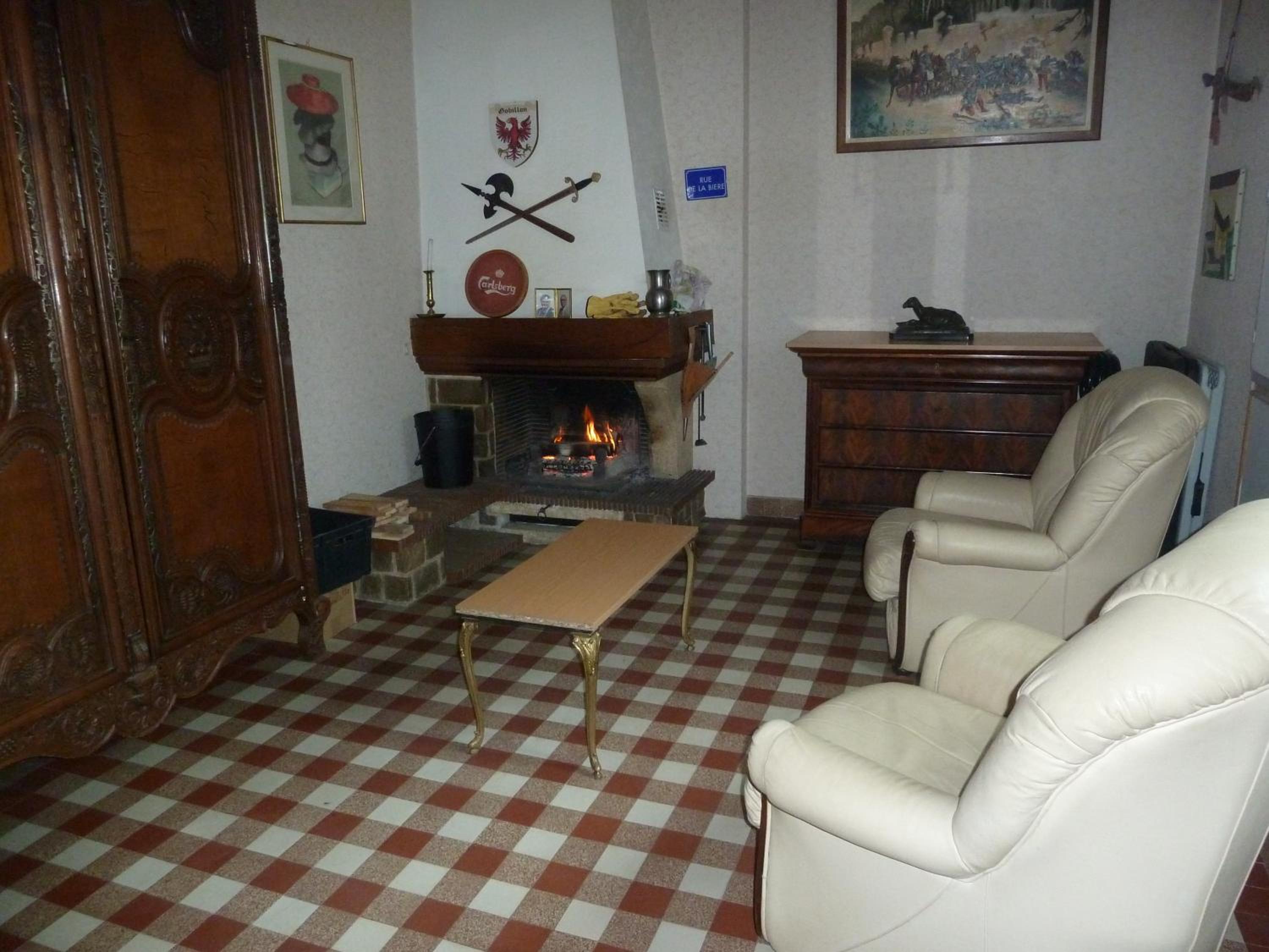 Deluxe Double Room with Shower - Photo 6