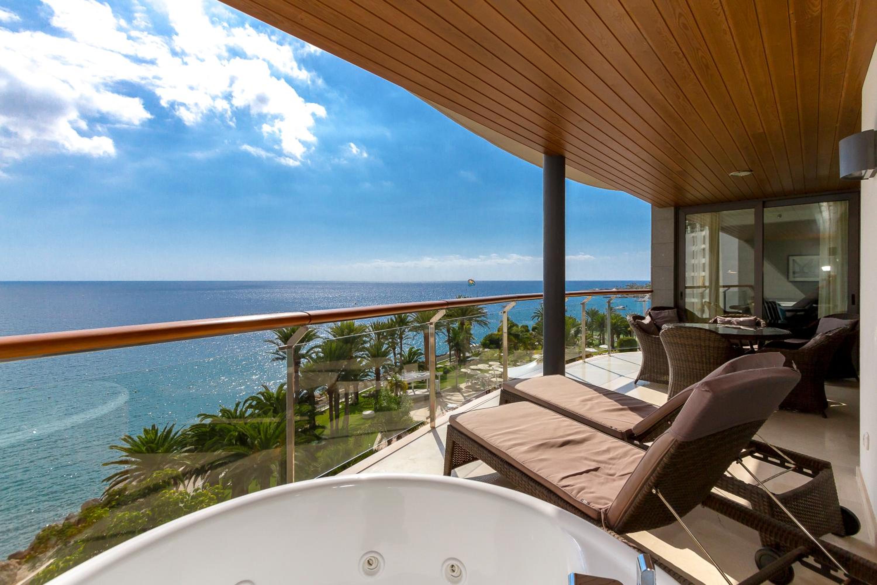 Suite- 2 Bedroom & Sea View thumbnail 5