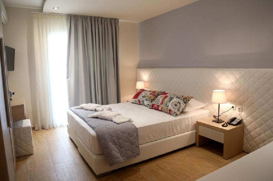Basic Triple Room photo 1