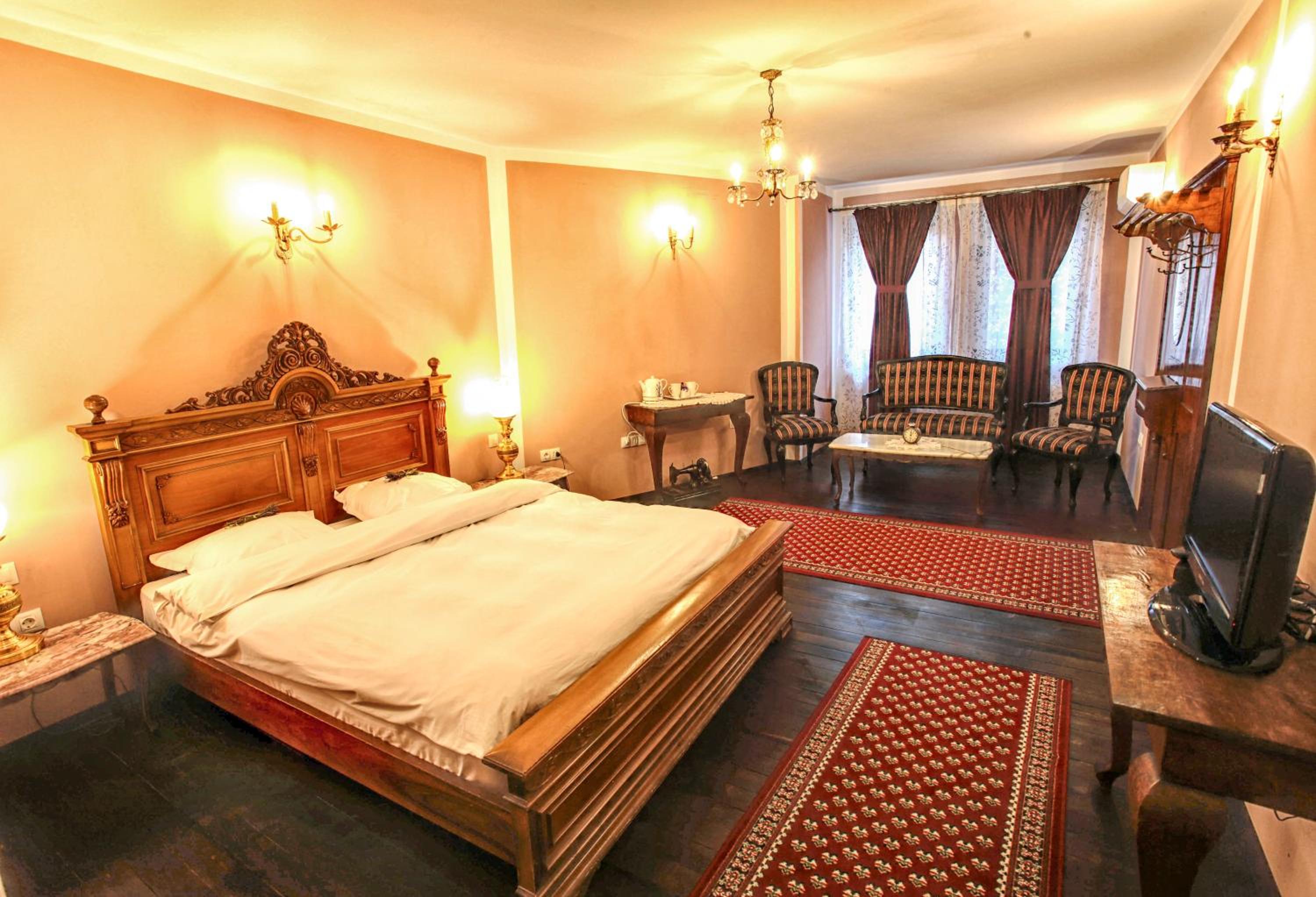 Deluxe Double Room - Photo 19