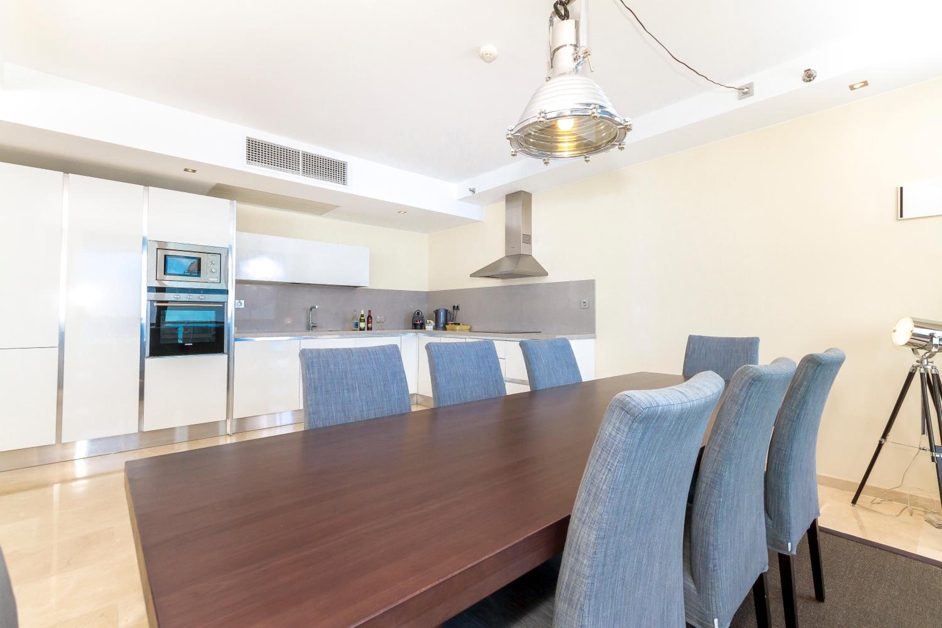 Premium Suite- 3 Bedroom & Sea View - Photo 7
