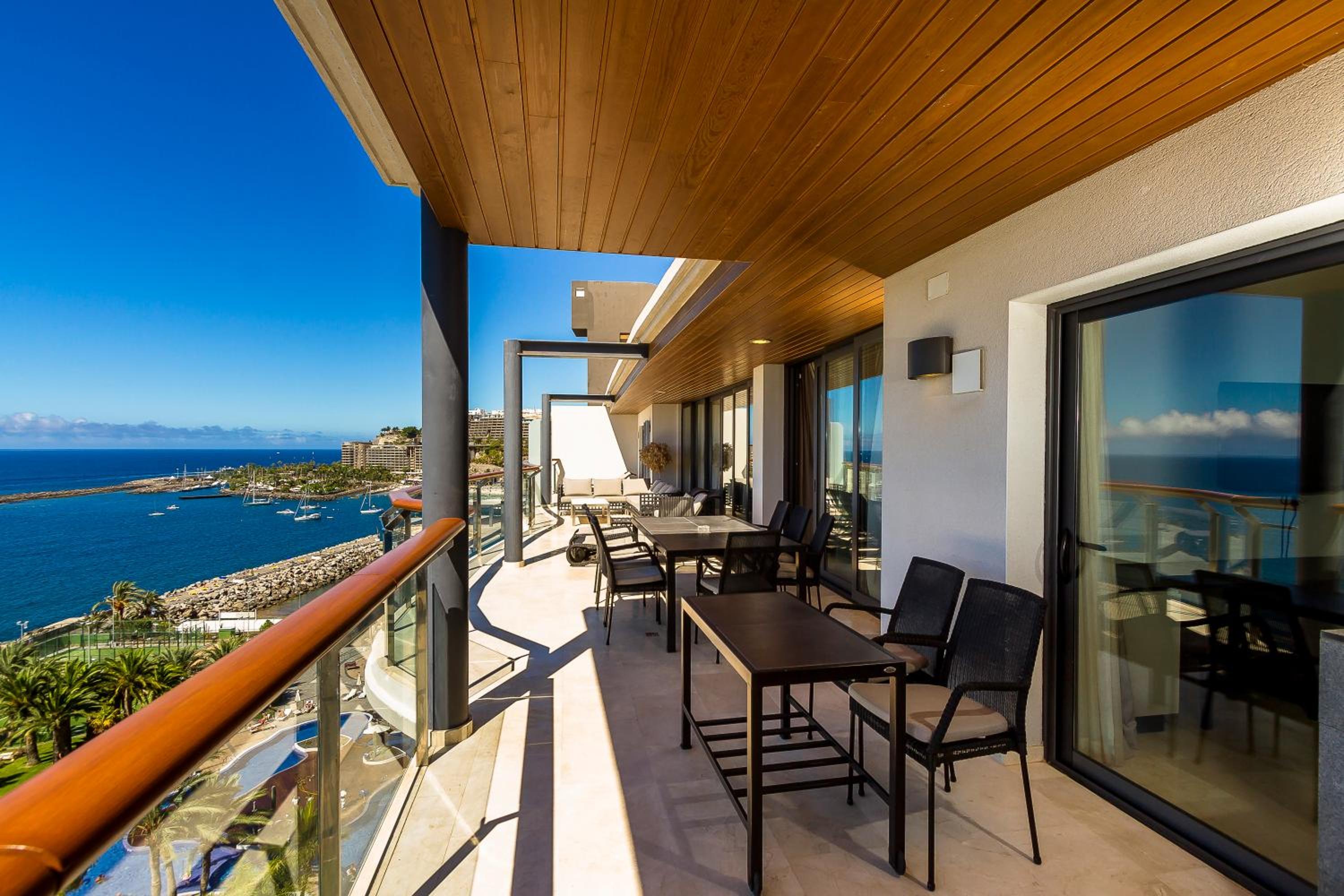 Suite- 2 Bedroom & Panoramic View
