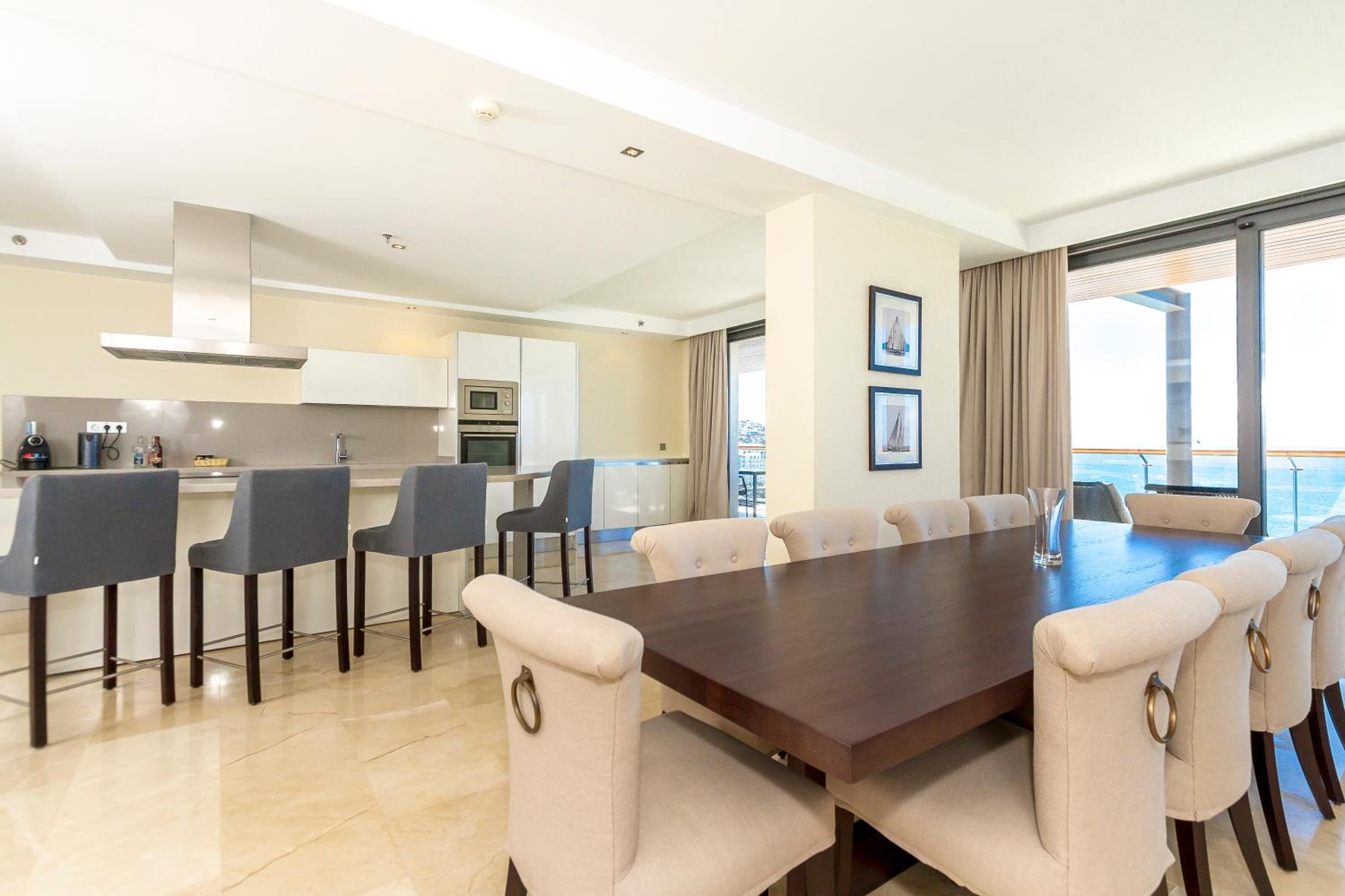 Suite- 2 Bedroom & Panoramic View