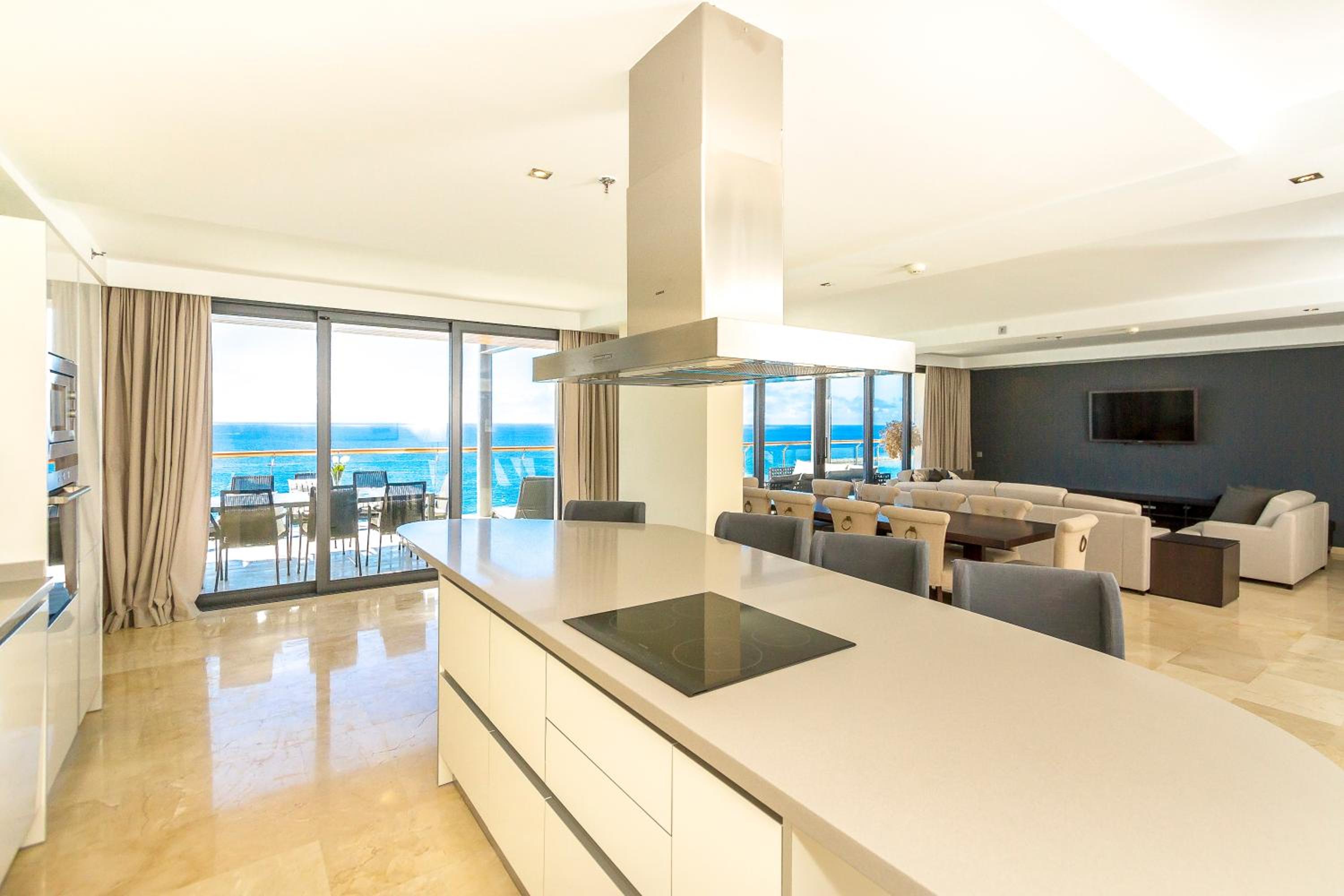 Suite- 2 Bedroom & Panoramic View