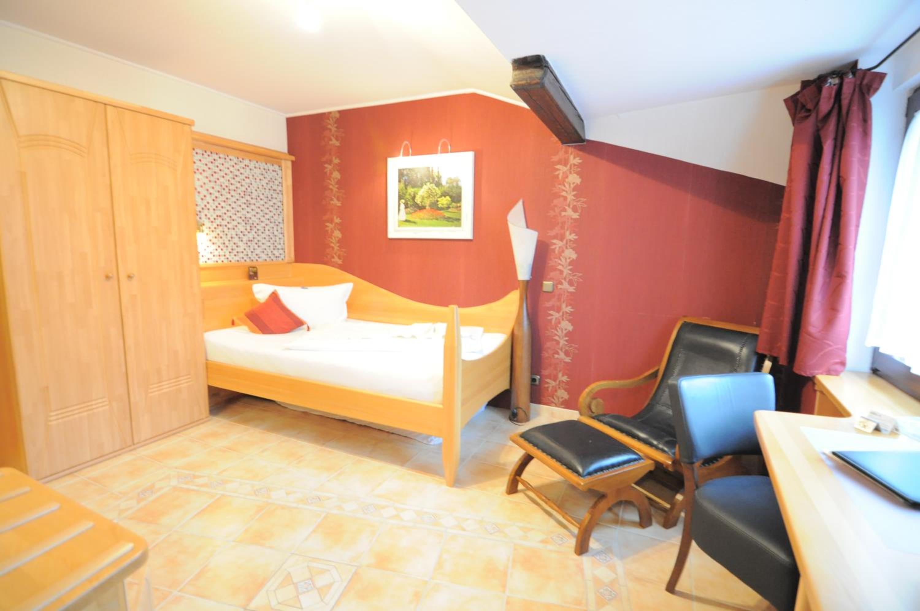 Large Single Room photo 3