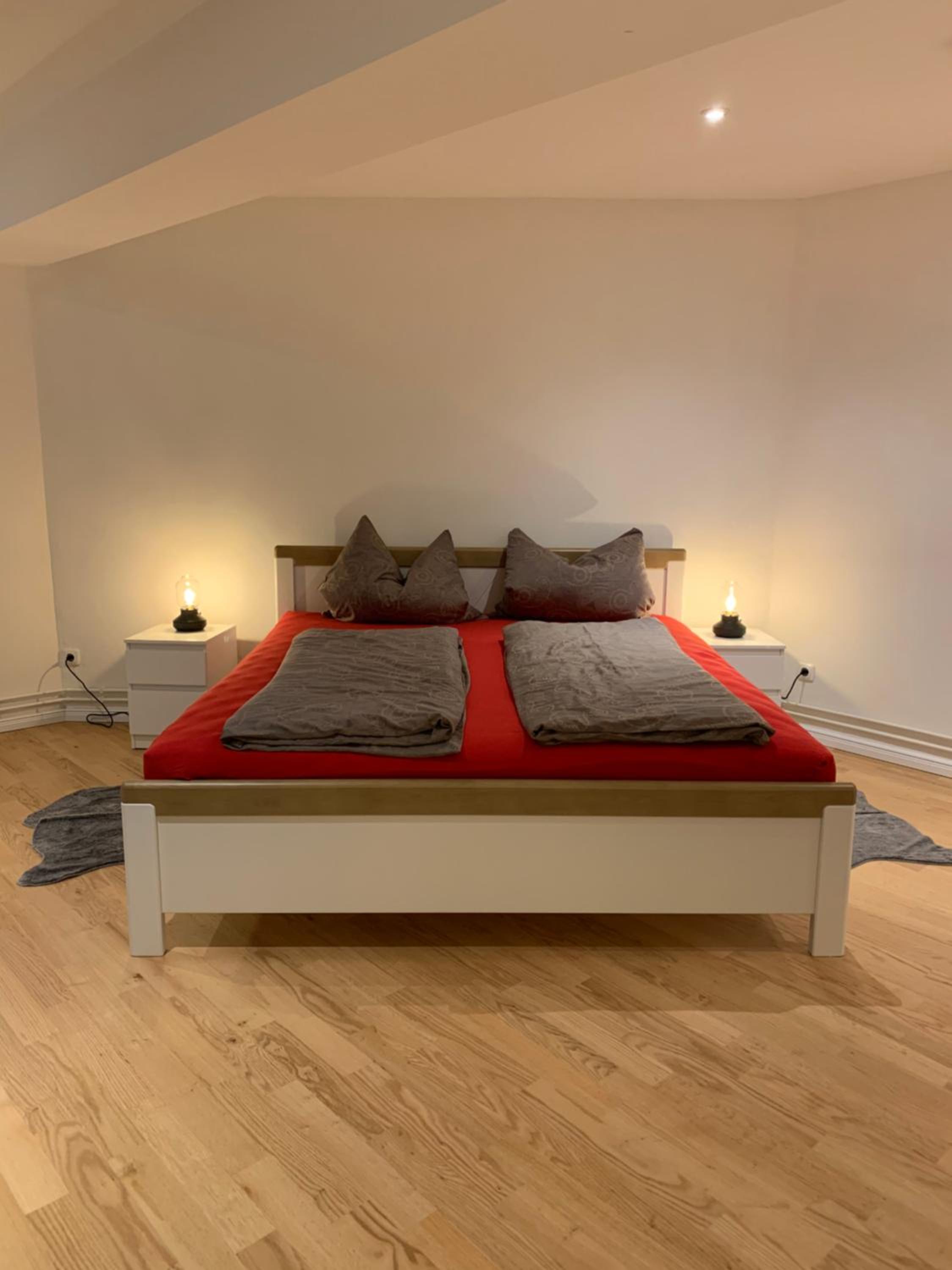 One-Bedroom Apartment photo 1