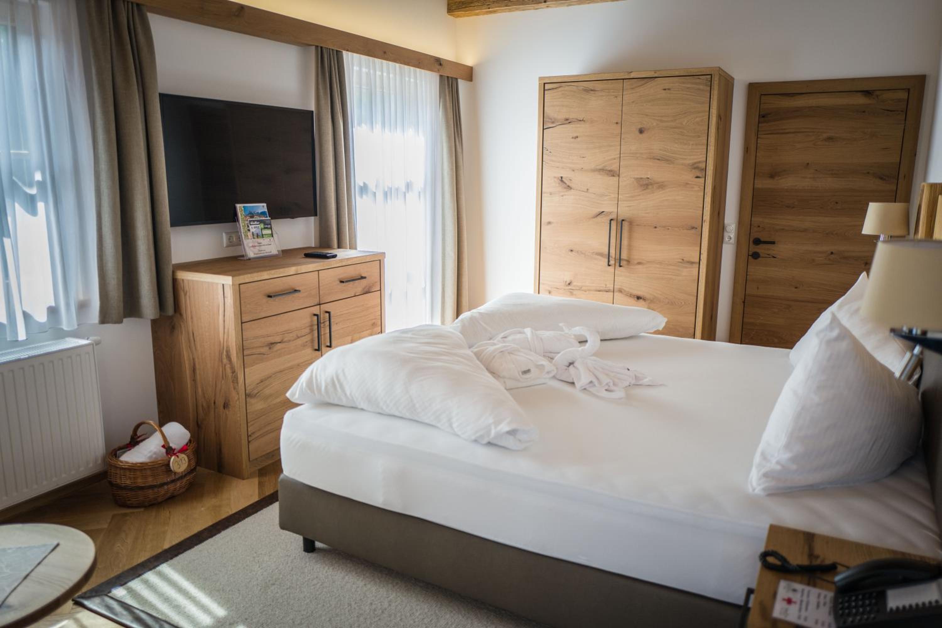 Family Suite with Balcony - Photo 3