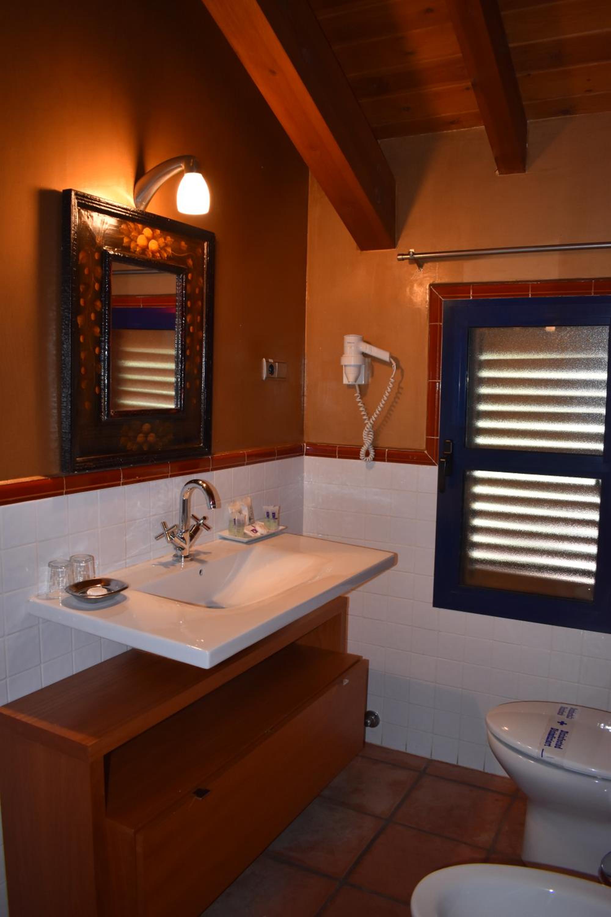 Double Room with Spa Bath photo 2
