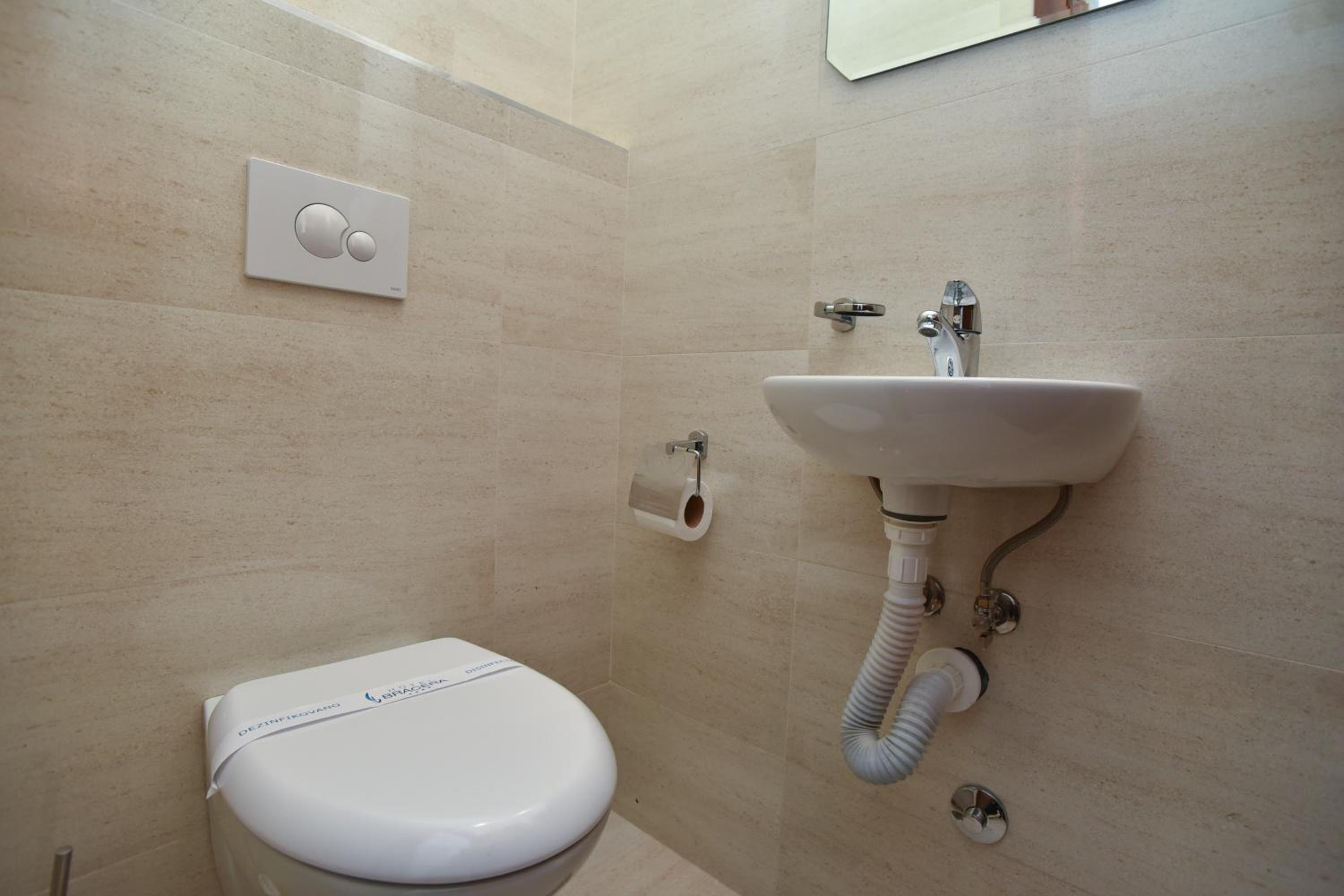 Deluxe Two-Bedroom Apartment with Terrace and Sea View - Photo 19