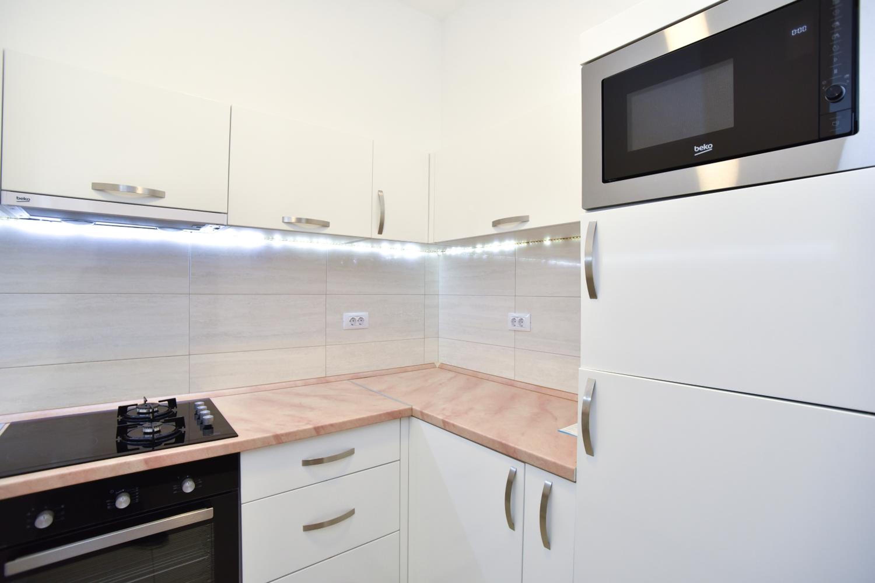 Deluxe Two-Bedroom Apartment with Terrace and Sea View - Photo 2