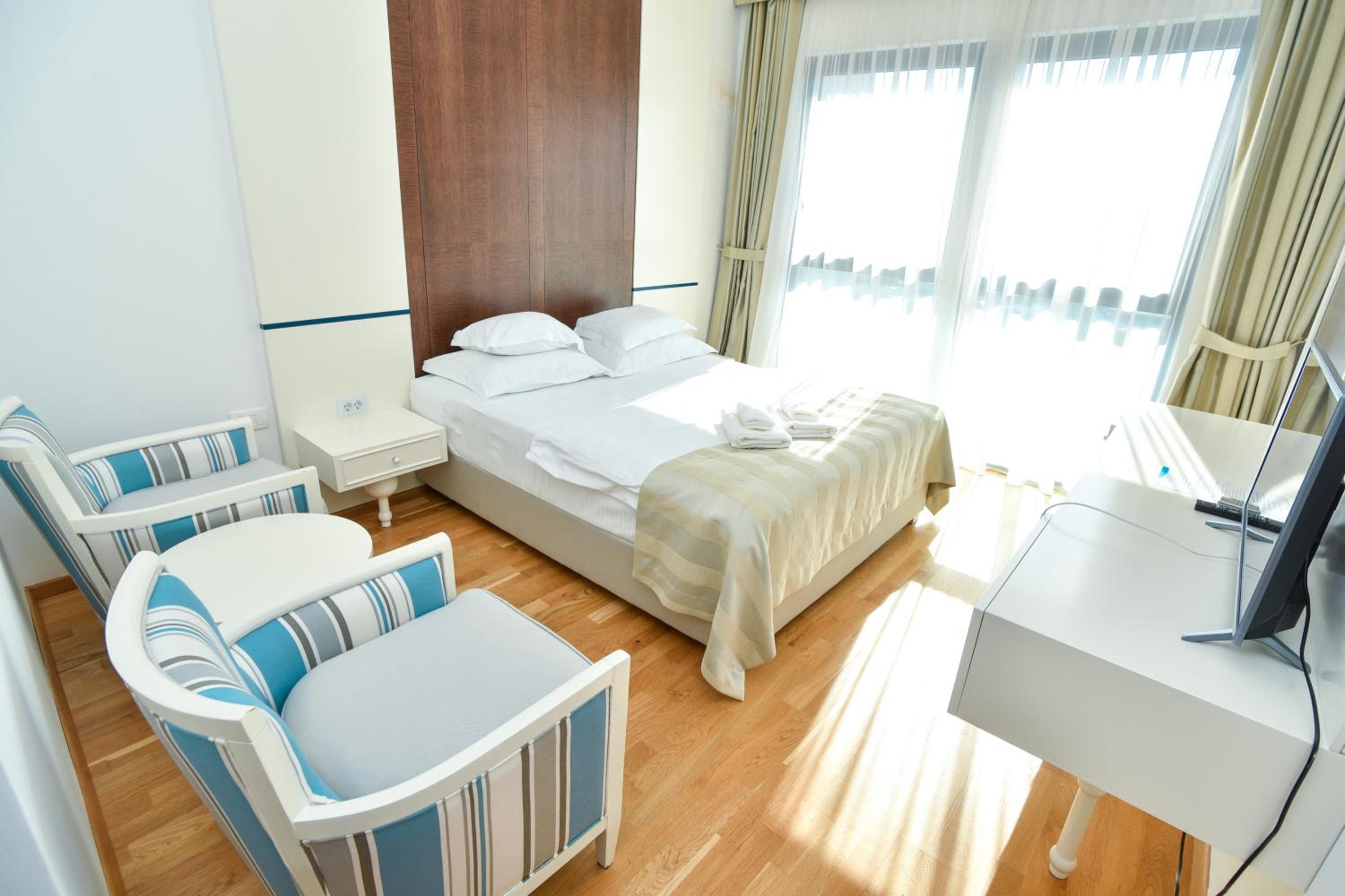 Comfort Quadruple Room without Balcony - Photo 3