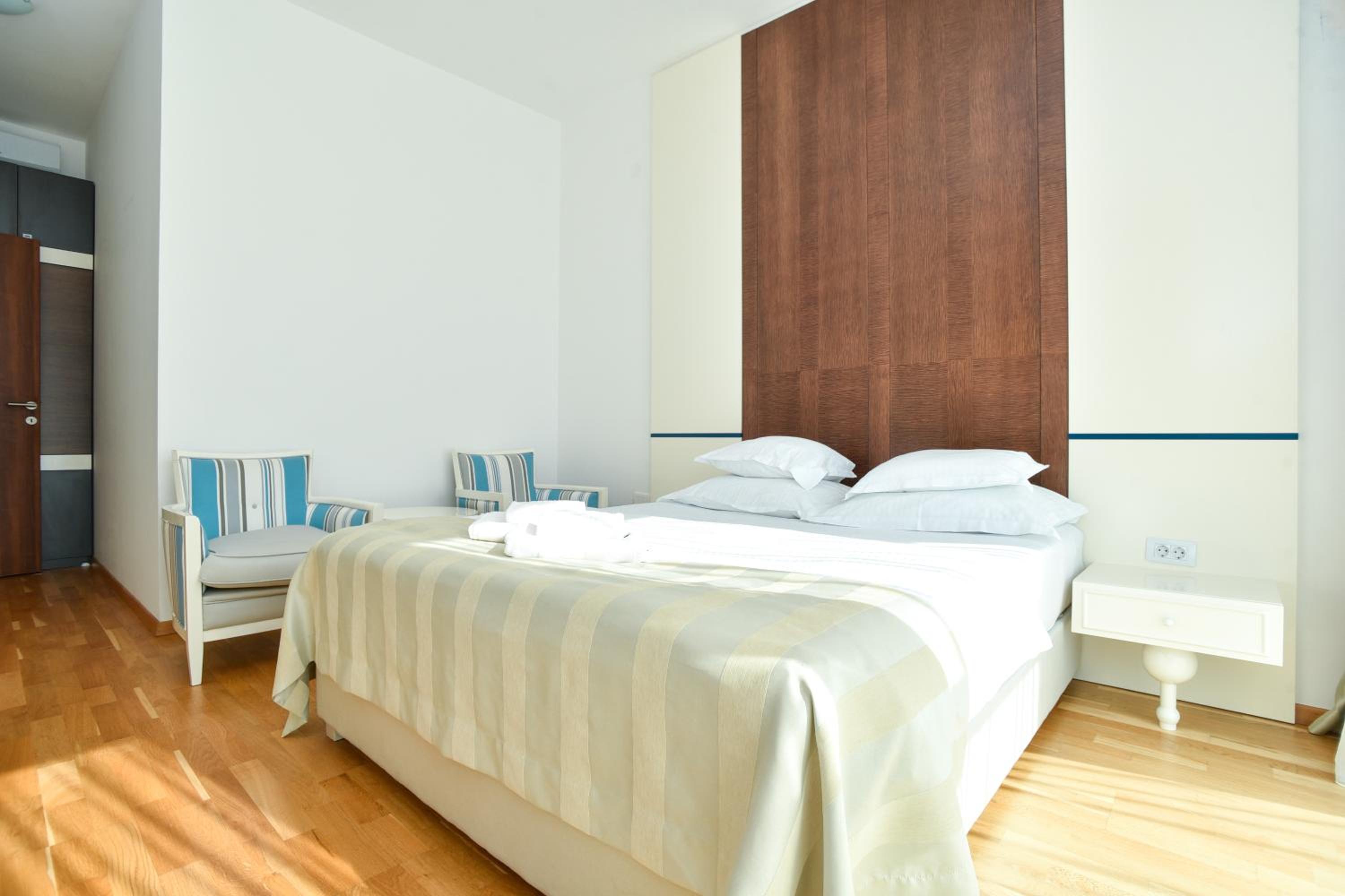 Comfort Quadruple Room without Balcony - Photo 14