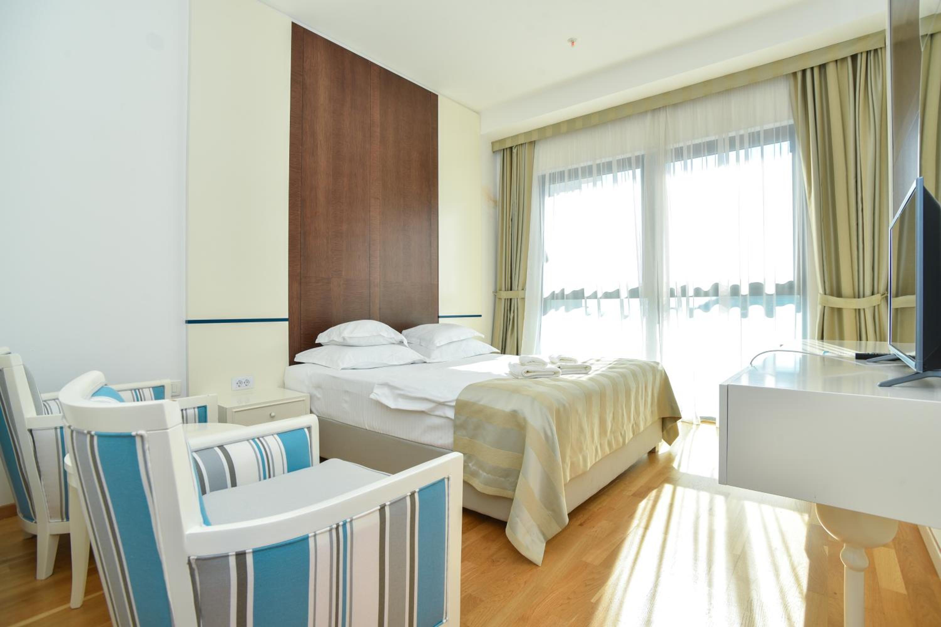 Comfort Quadruple Room without Balcony - Photo 8