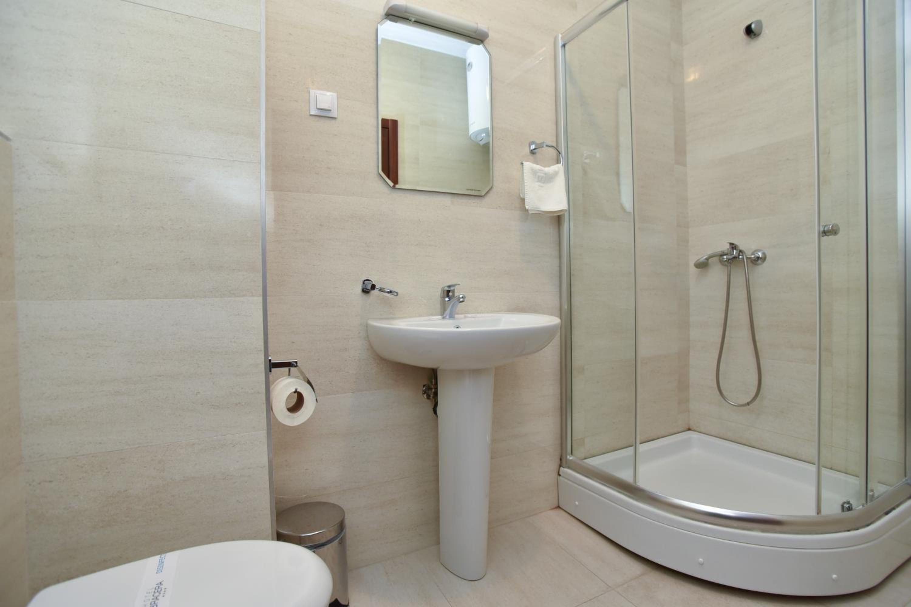 Comfort Quadruple Room without Balcony - Photo 16