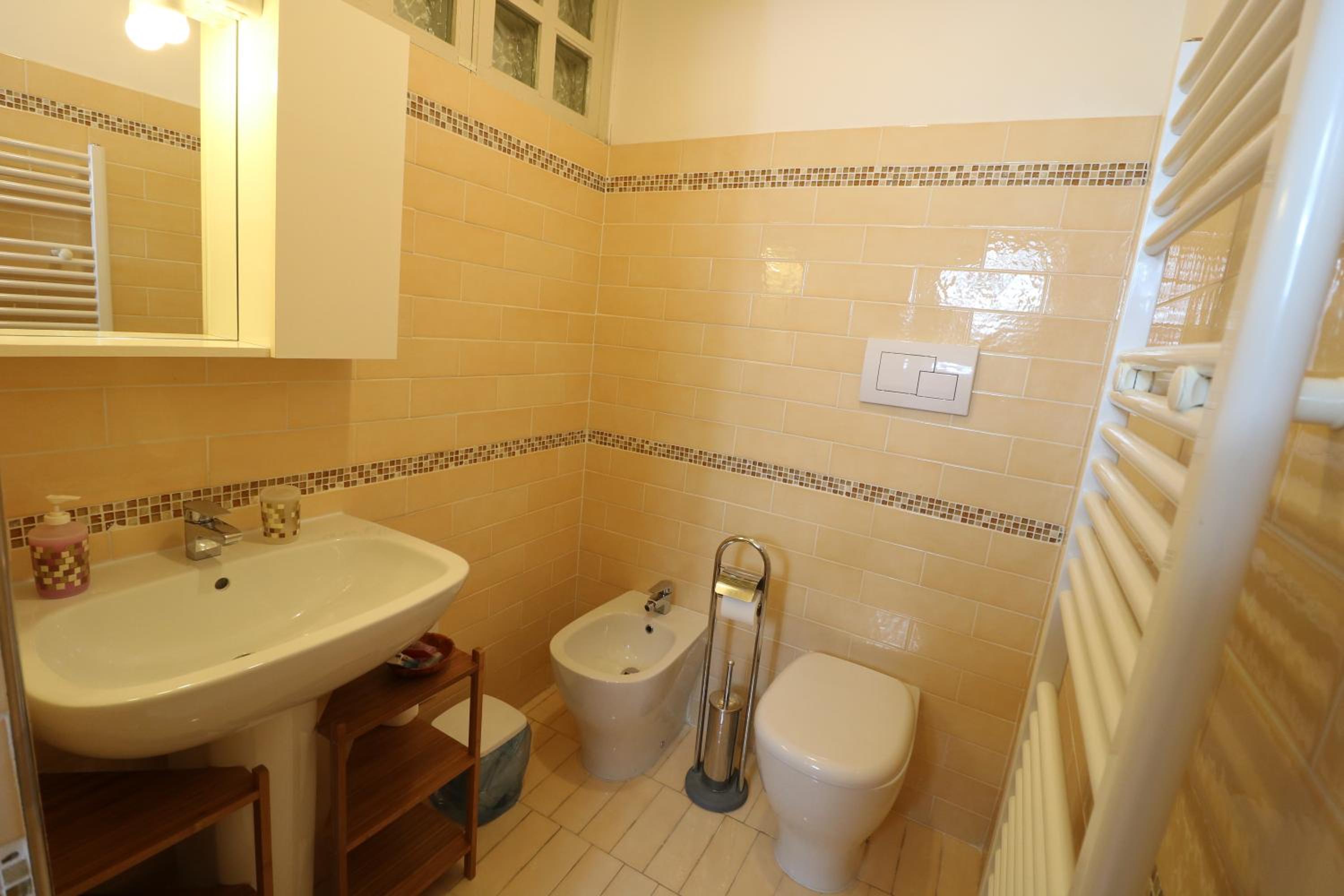 Double Room - Photo 4