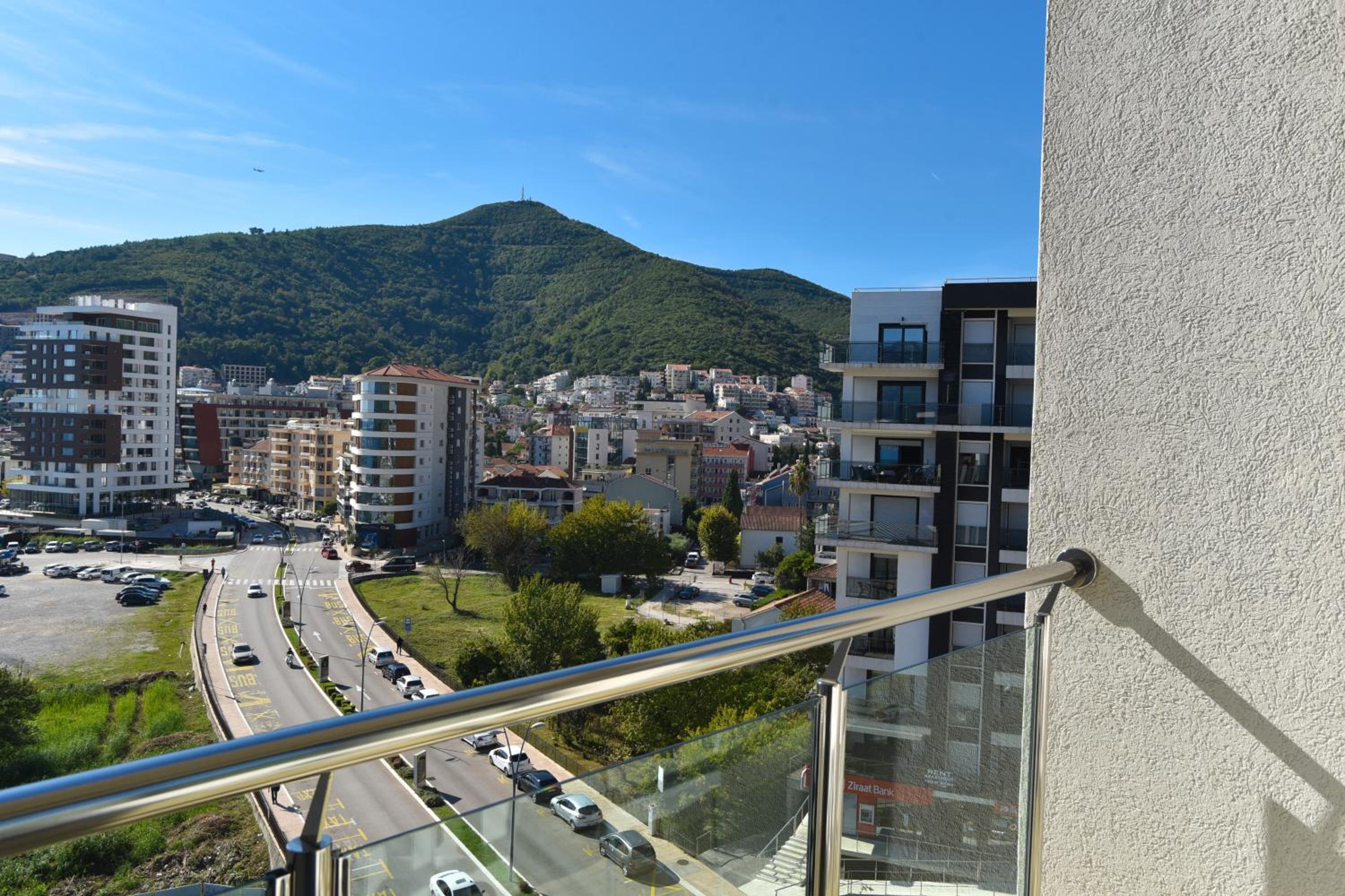 Double Room with Balcony - Photo 6
