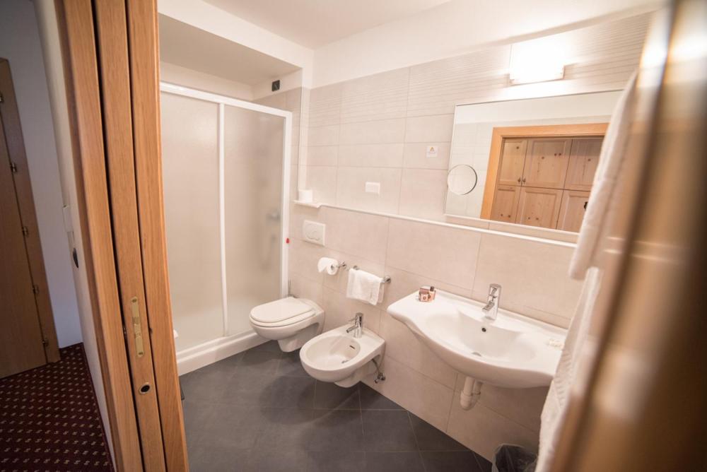 Superior Double or Twin Room - Photo 14