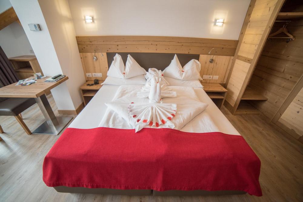 Superior Double or Twin Room - Photo 19