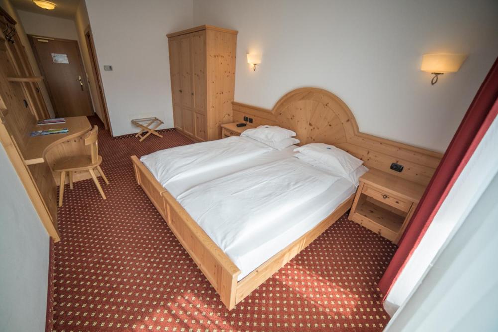 Superior Double or Twin Room - Photo 8