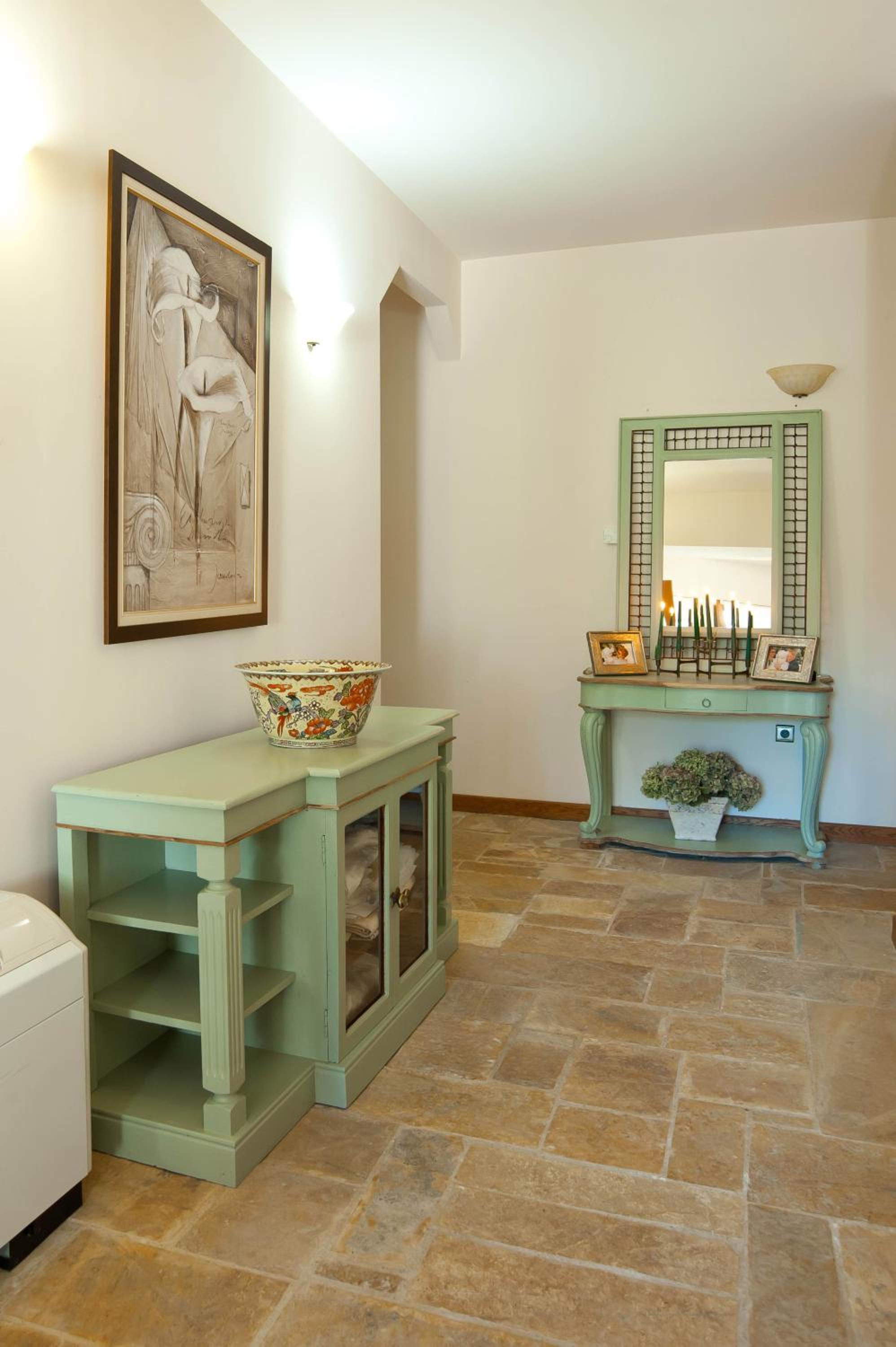 Villa - Photo 1