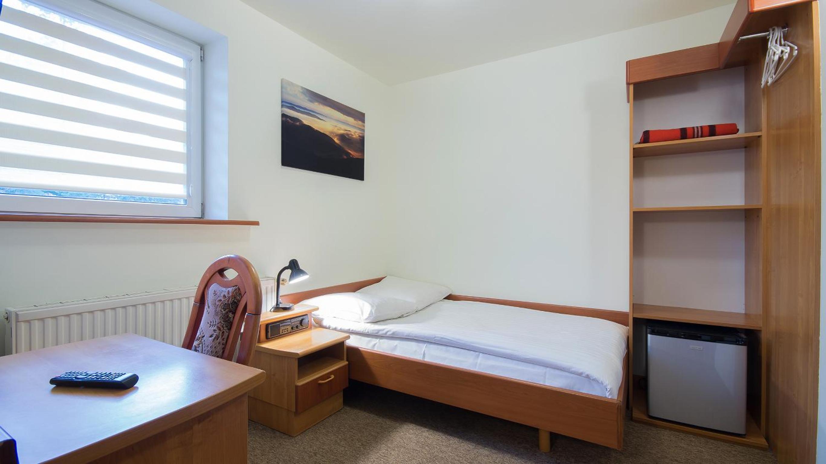 Small Single Room photo 2
