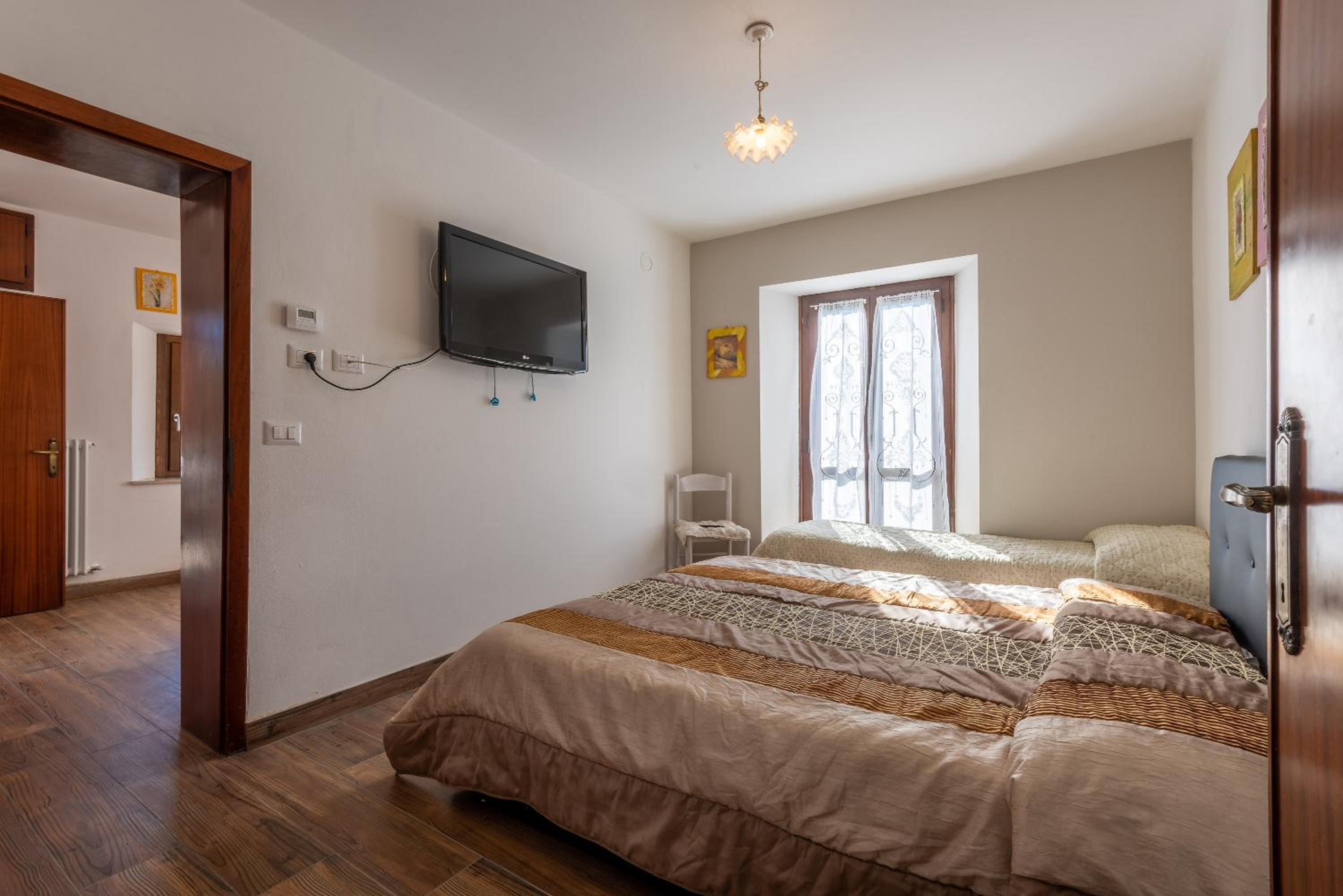 Duplex Apartment - Annex - Photo 12