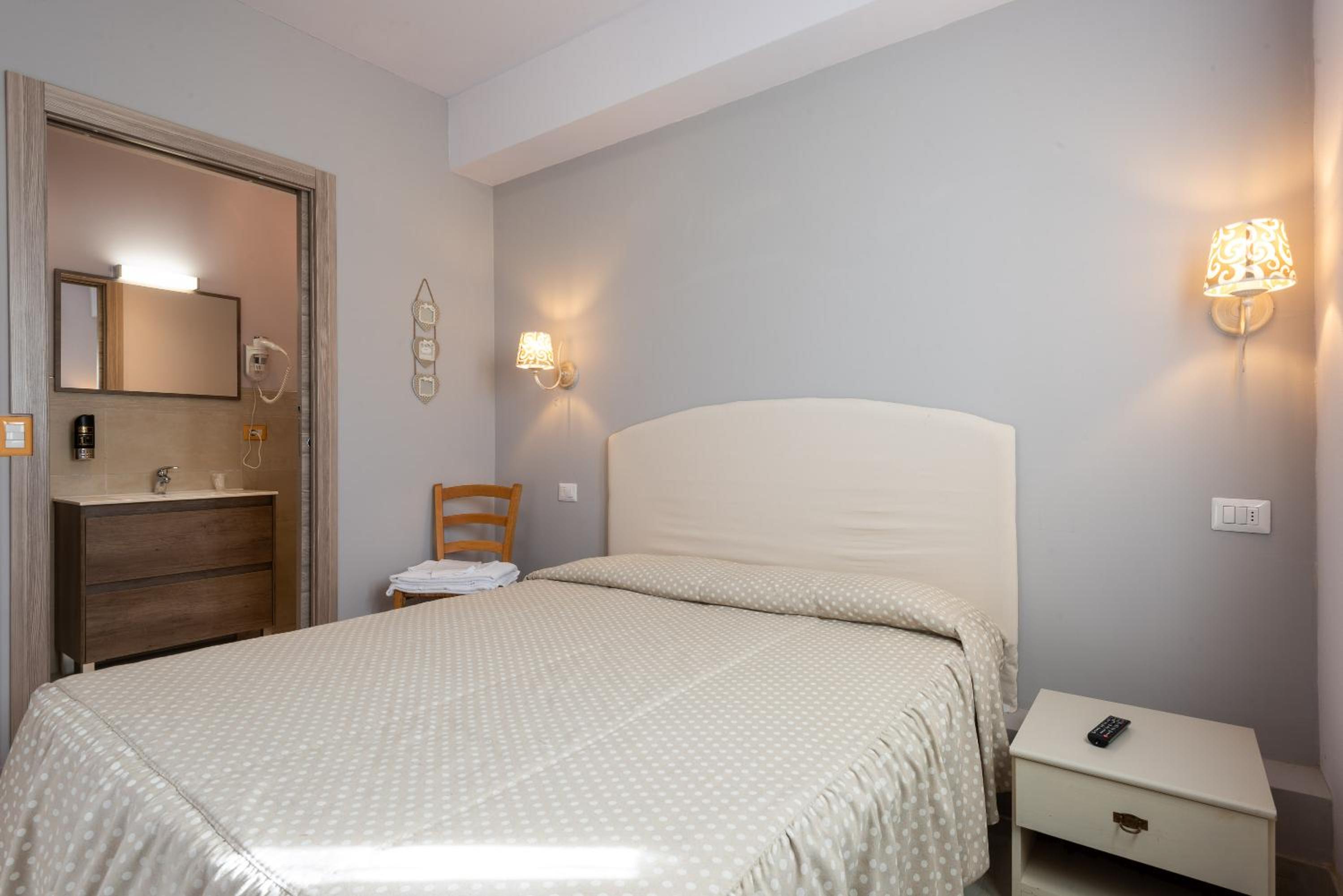 Double or Twin Room photo 1