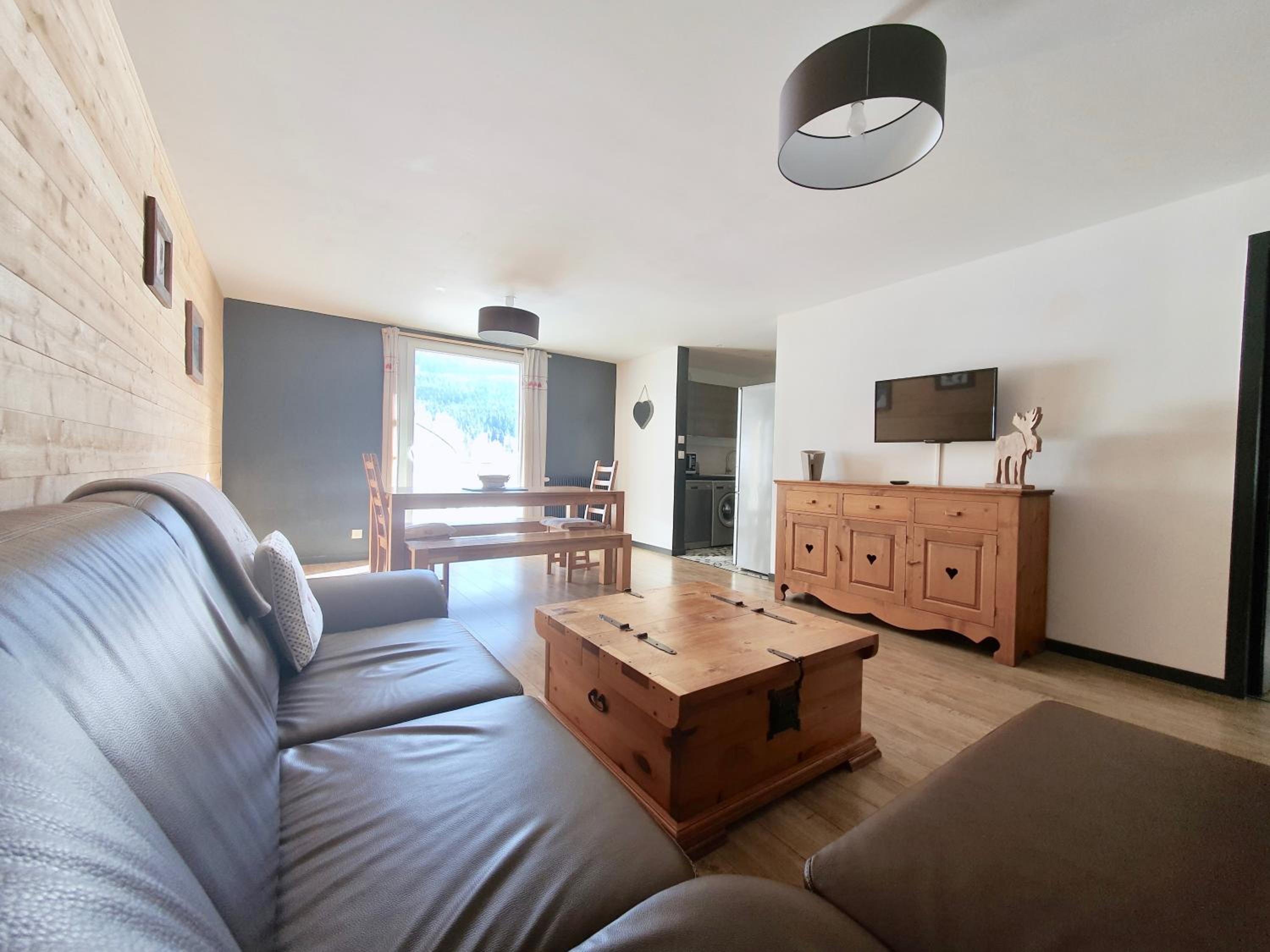 Apartment photo 2
