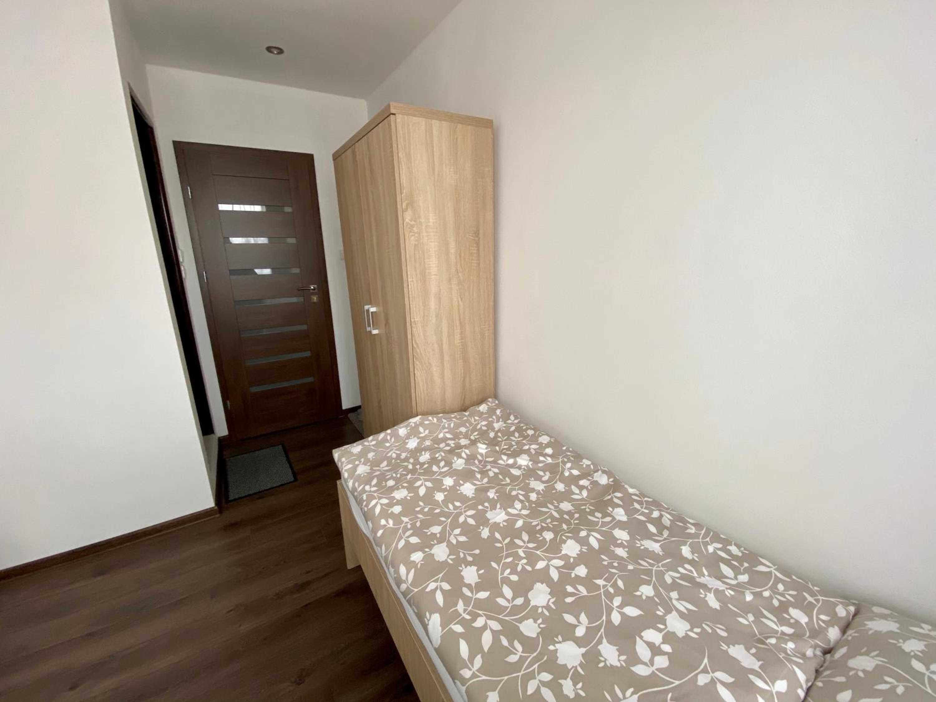 Twin Room With Private Bathroom photo 2