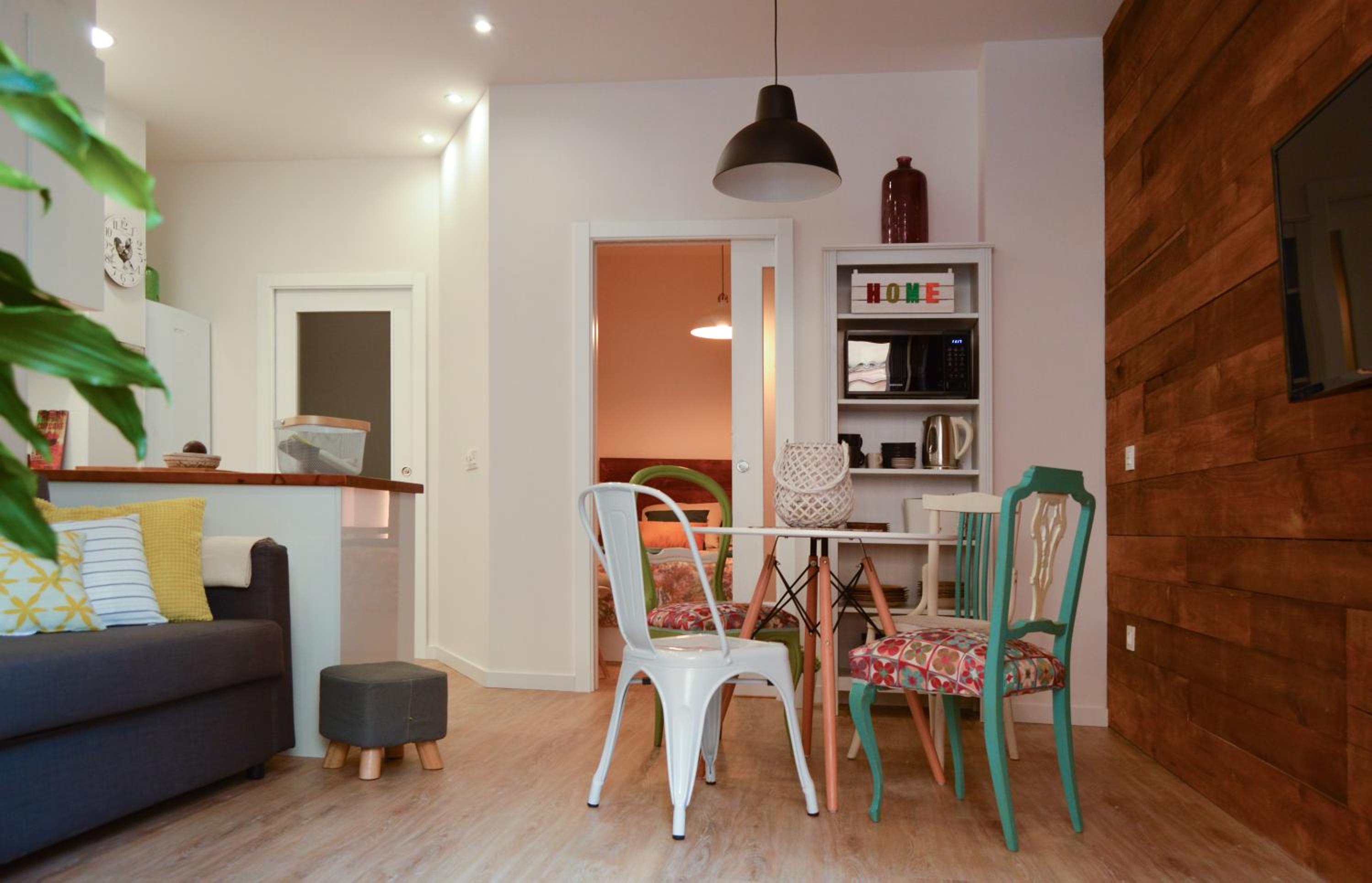 One-Bedroom Apartment - Photo 8