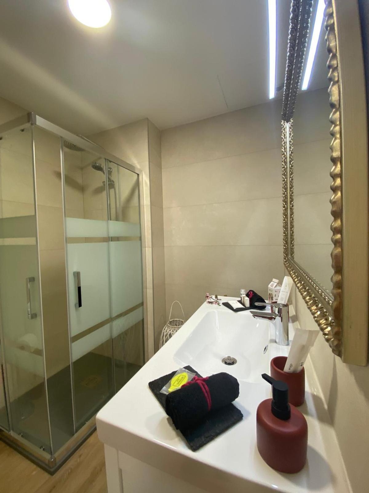 One-Bedroom Apartment - Photo 11