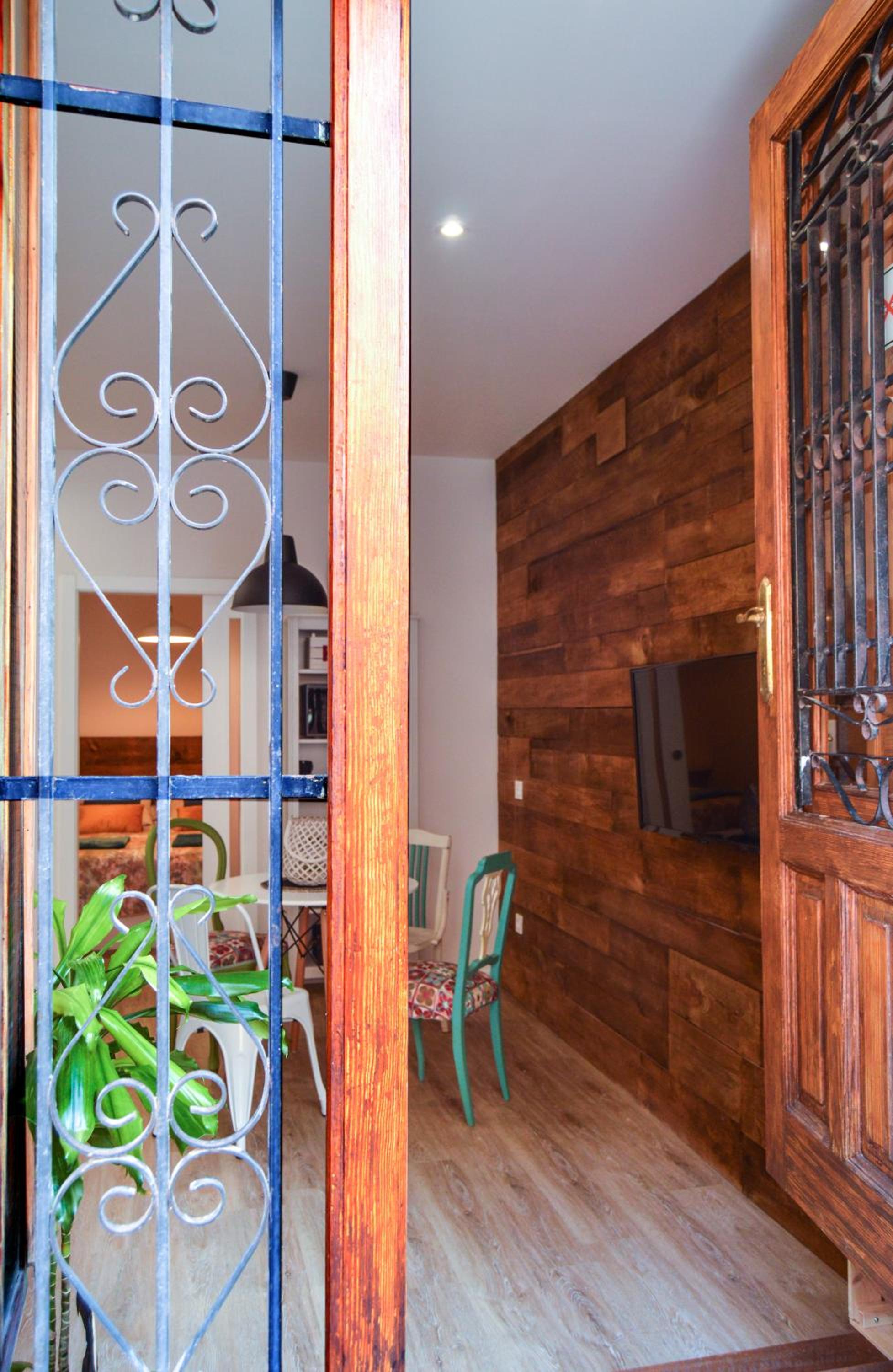 One-Bedroom Apartment - Photo 12