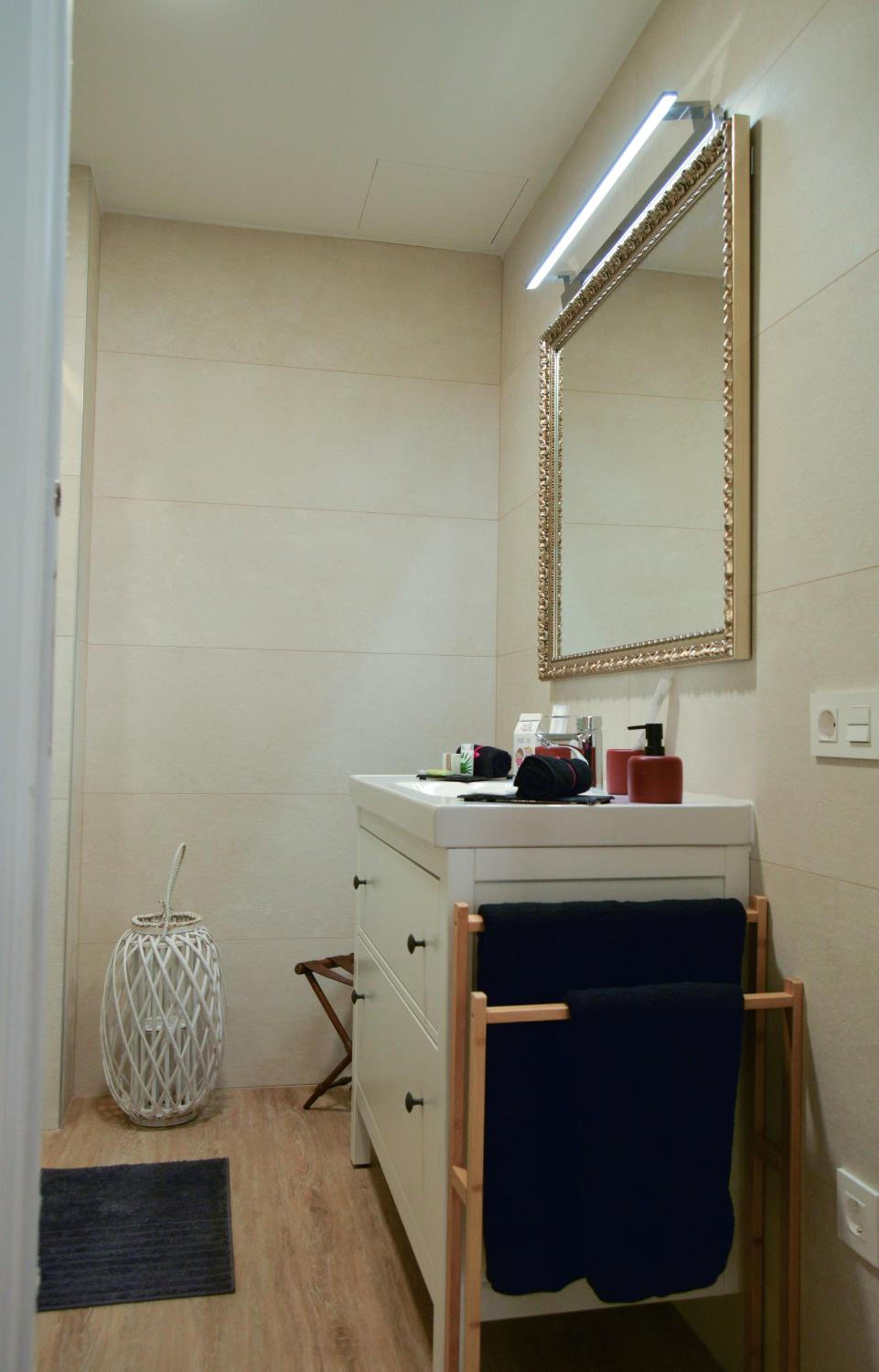 One-Bedroom Apartment - Photo 17