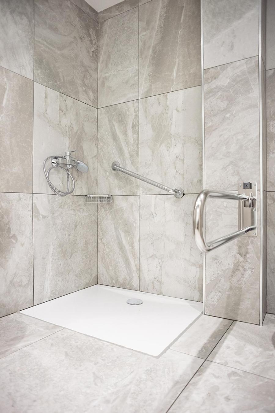 Standard Room Reduced Mobility (Disable Room) - Photo 15