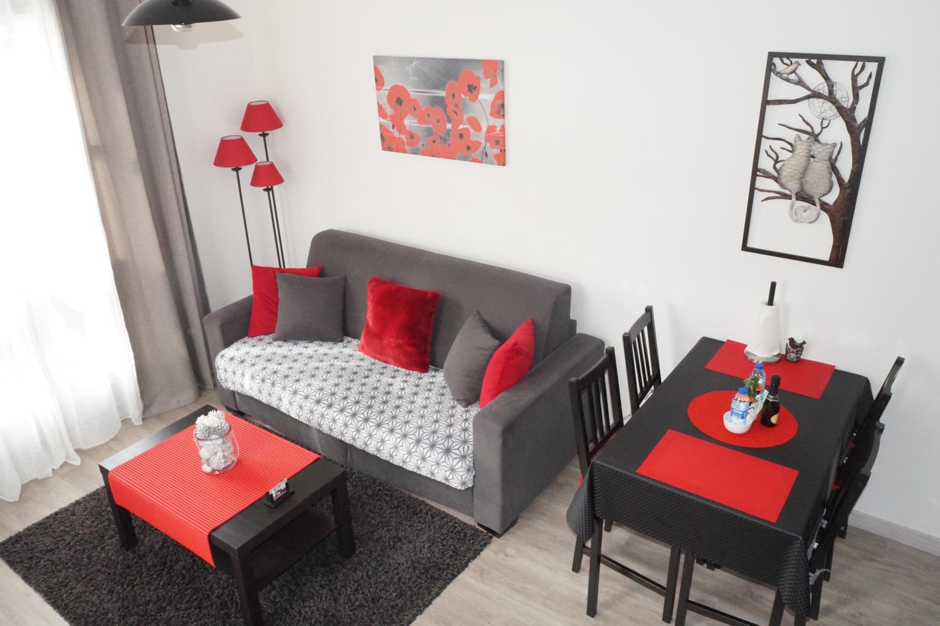 One-Bedroom Apartment - Photo 23