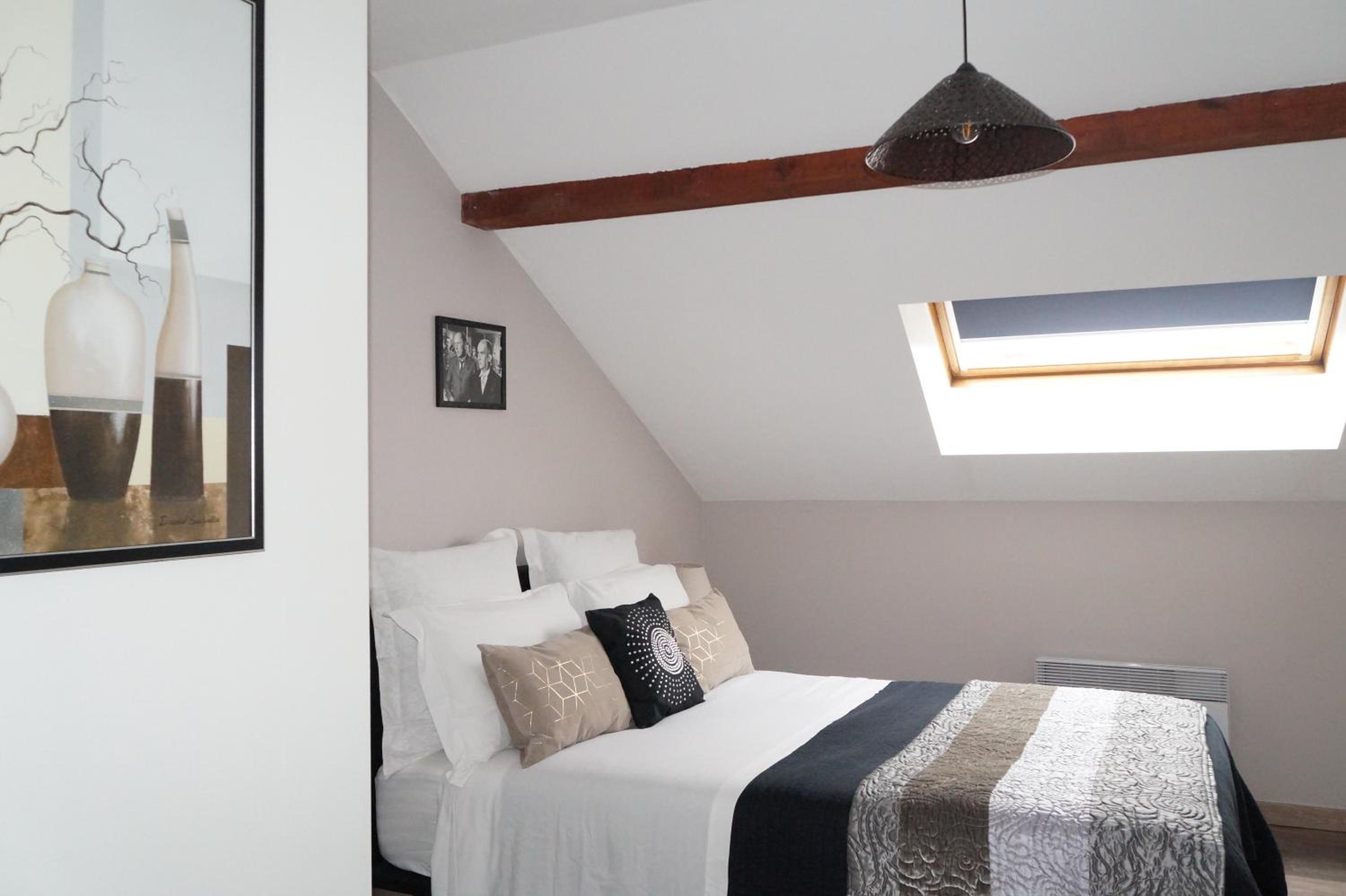 One-Bedroom Apartment - Photo 25