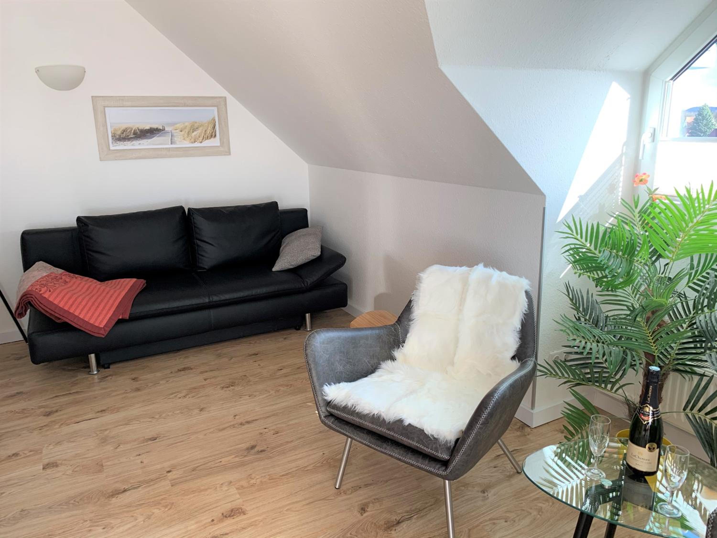 One-Bedroom Apartment photo 1