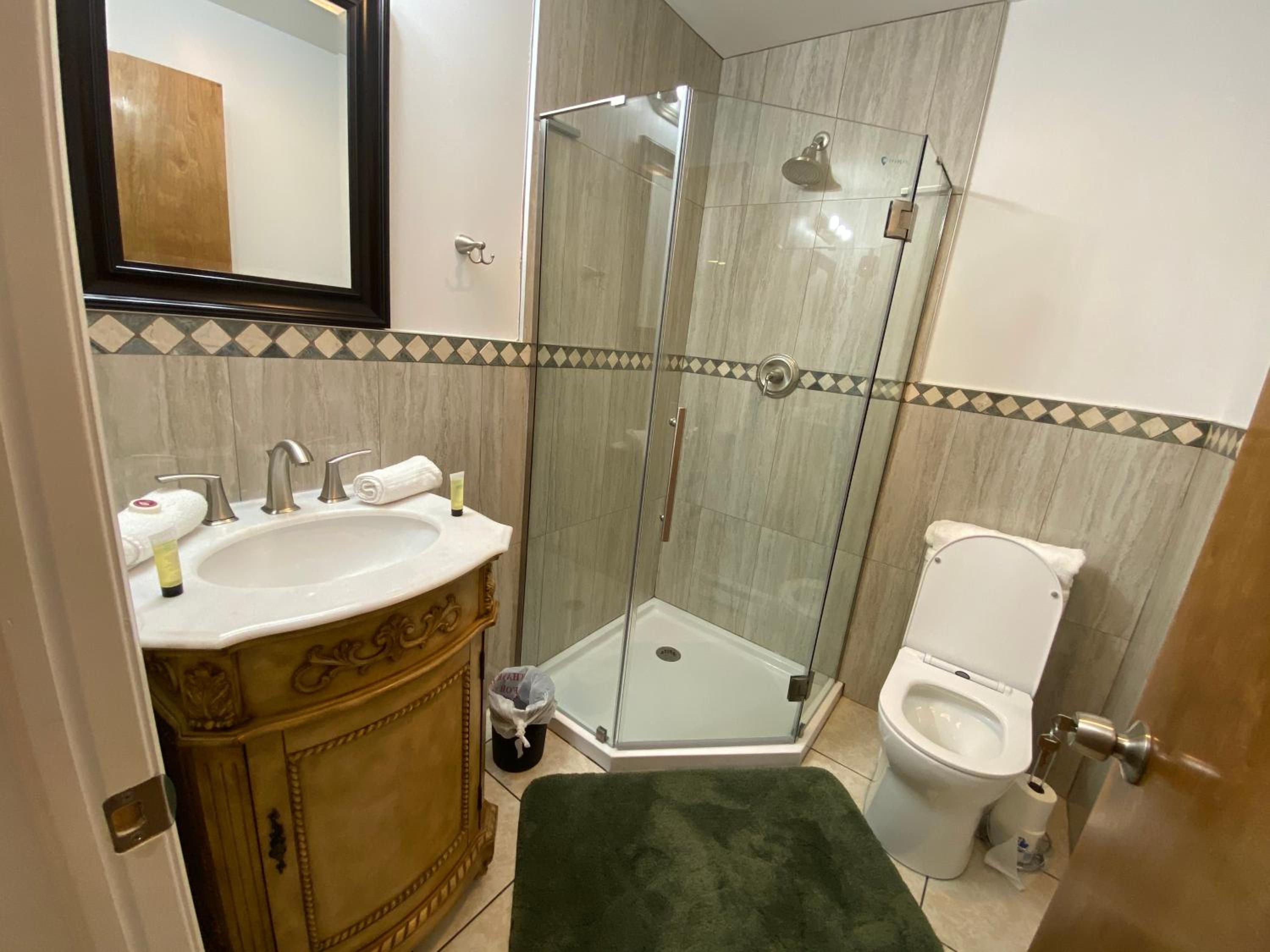Deluxe Family Suite photo 2
