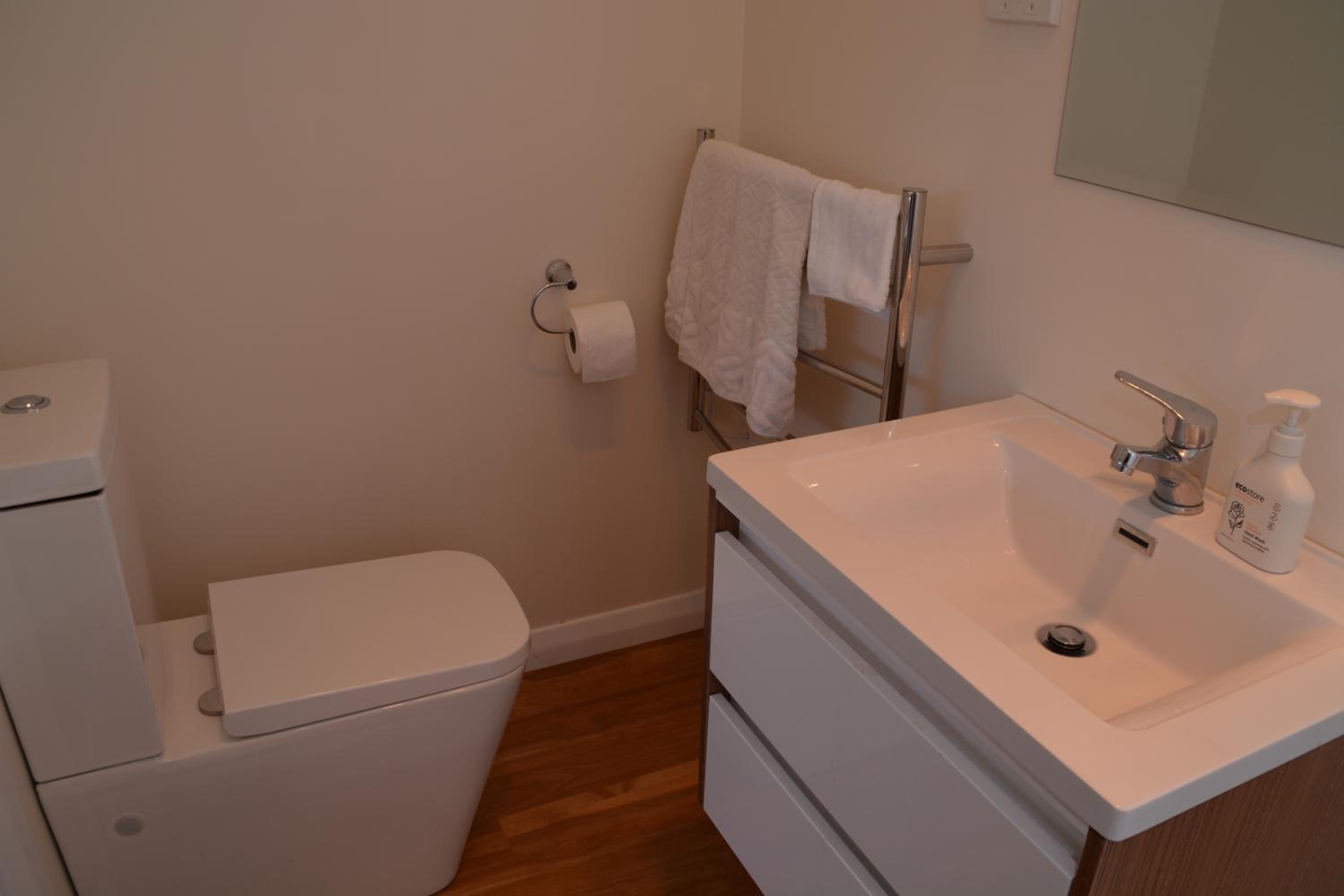 Deluxe Double Room (2 Adults + 1 Child) photo 2
