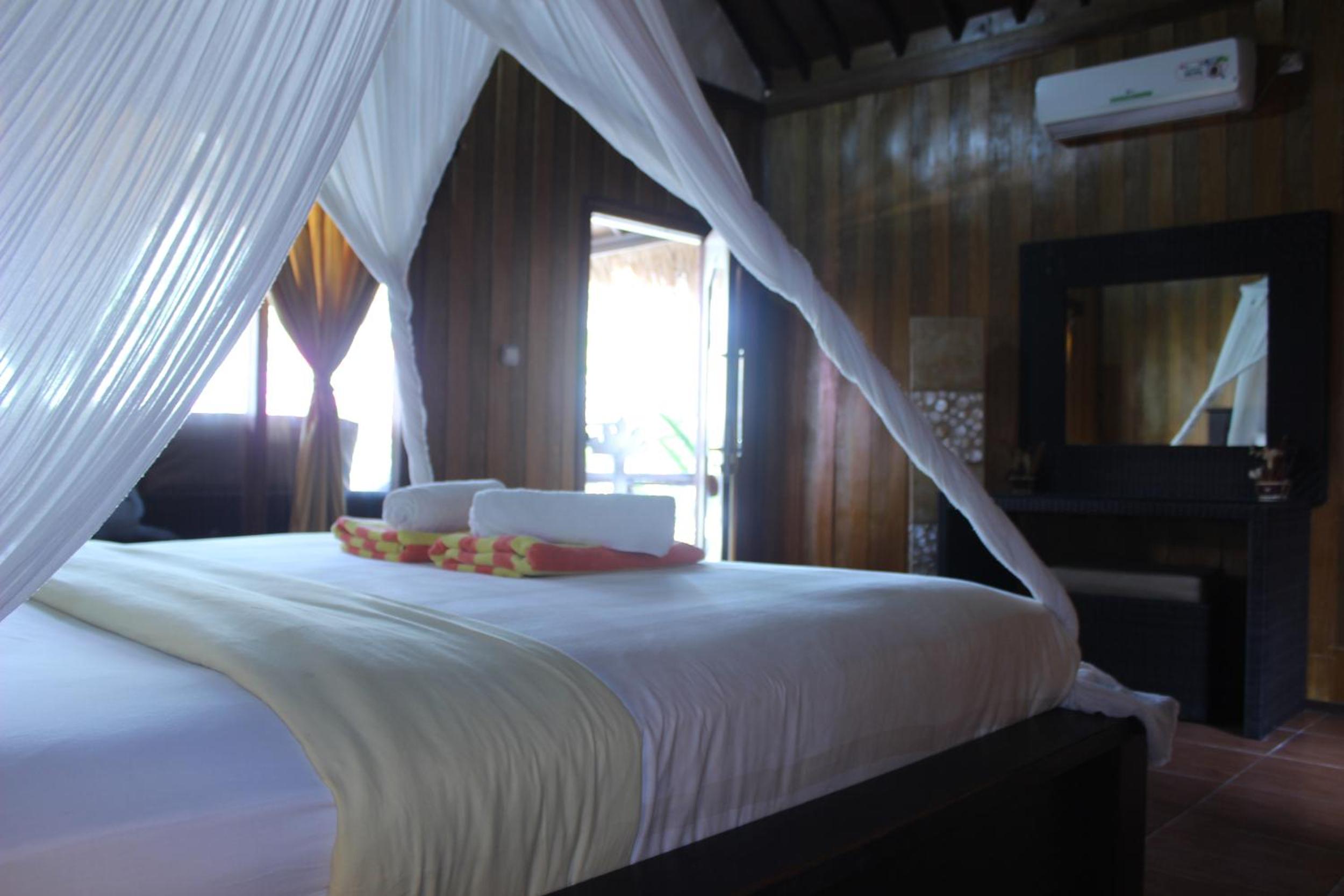 Double Room with Garden View - Photo 9