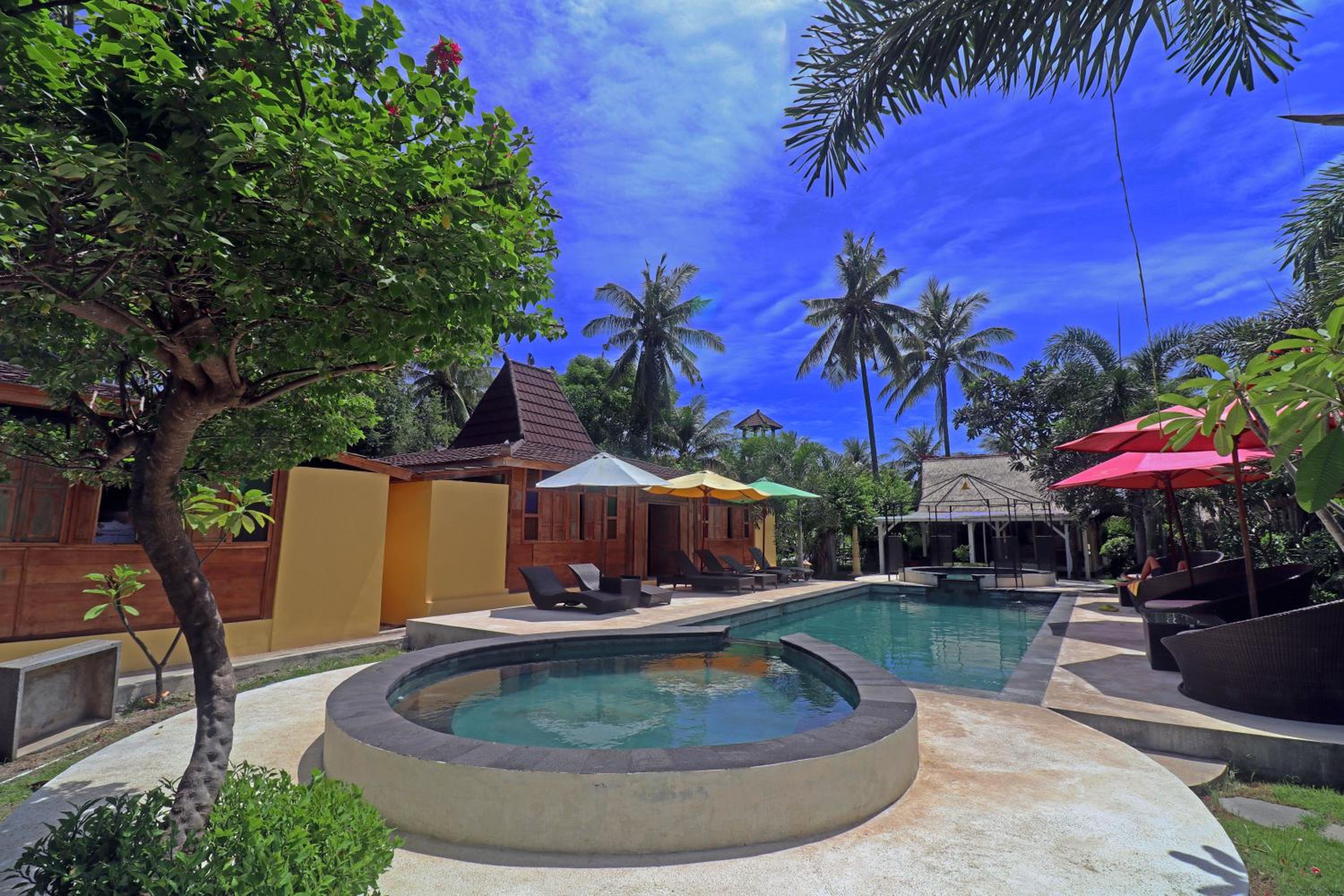 Double Room with Pool View - Photo 4