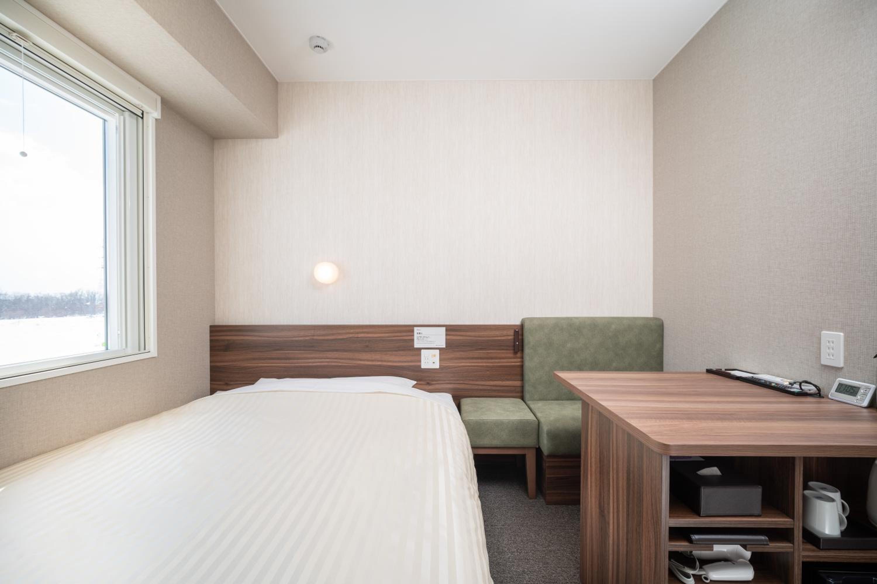 Economy Double Room - Photo 9