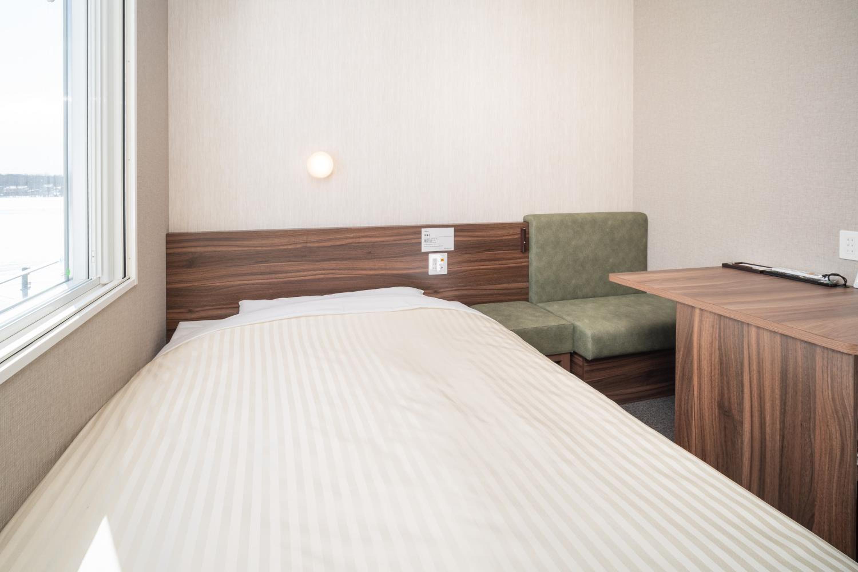 Economy Double Room - Photo 10