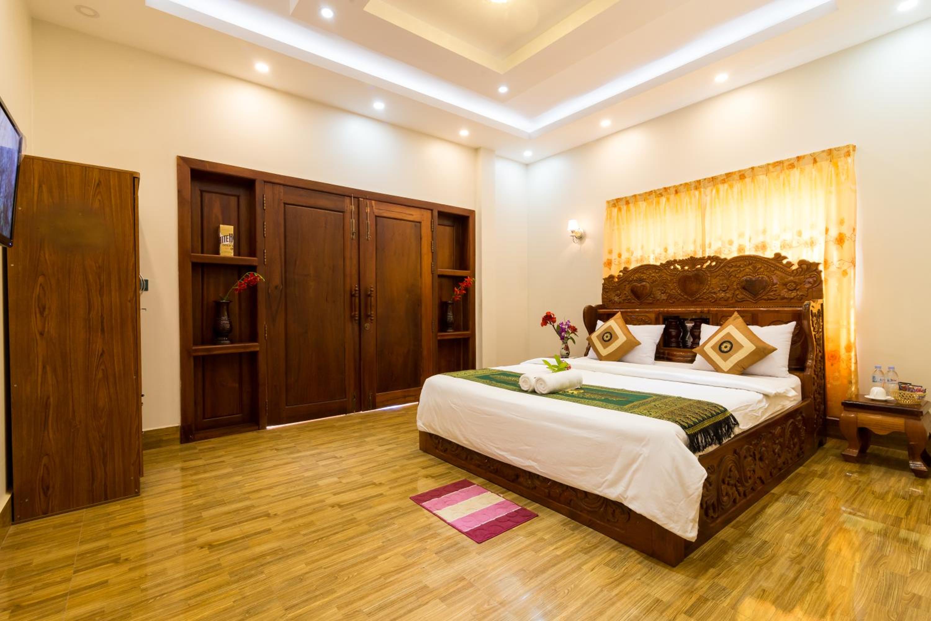Deluxe King Room - Photo 6