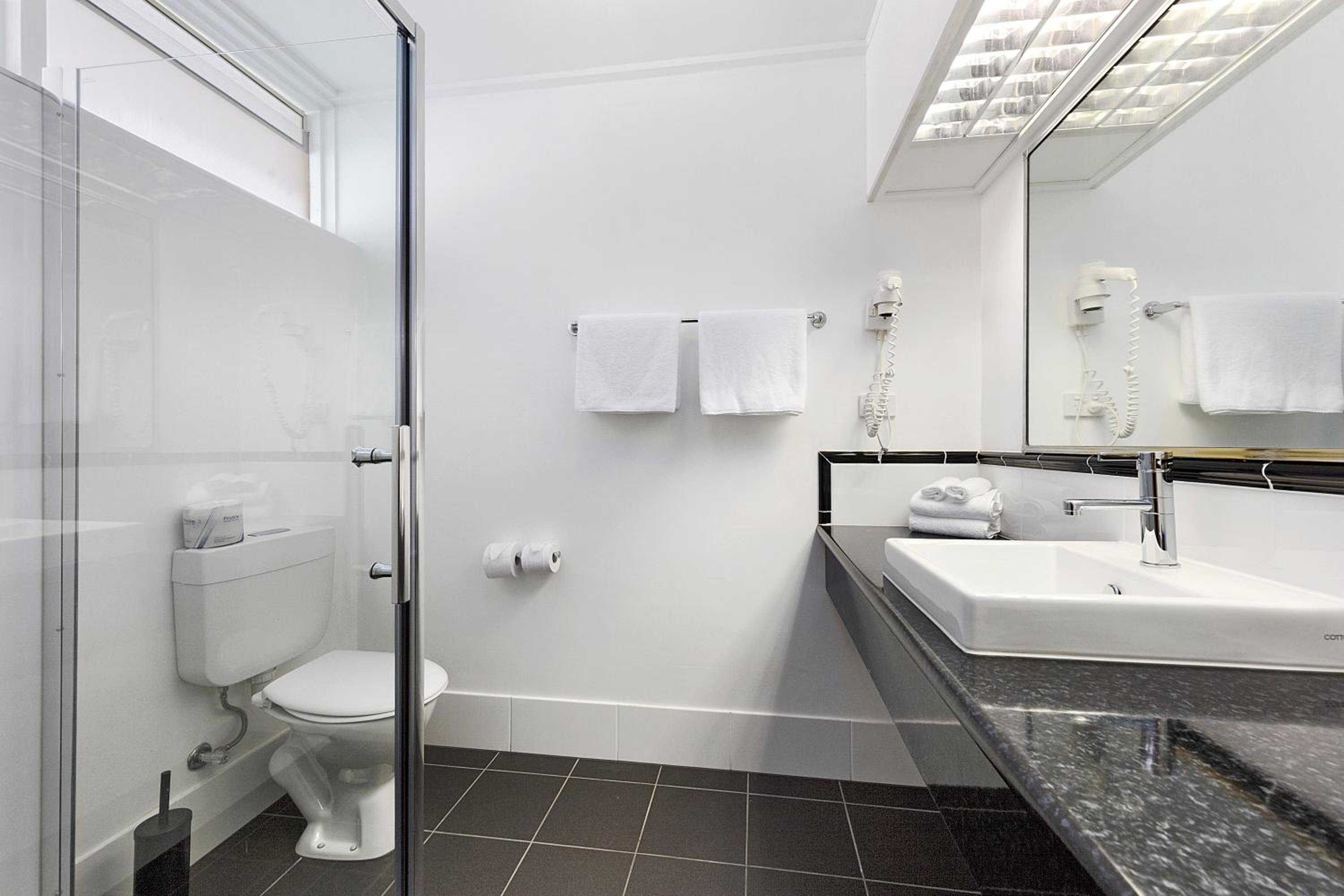 Standard Twin Room - Photo 2